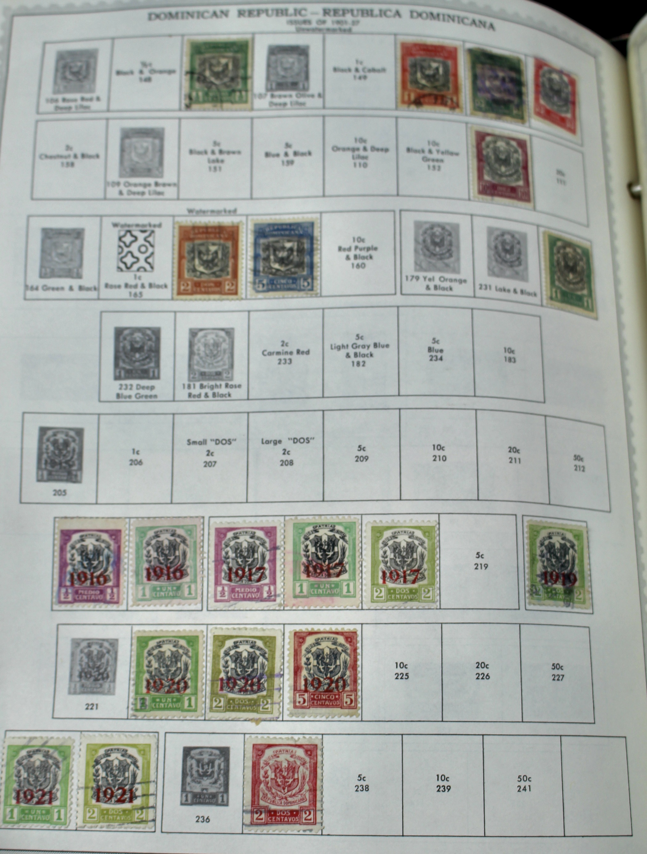 Minkus Supreme Global Stamp Album (A-D)