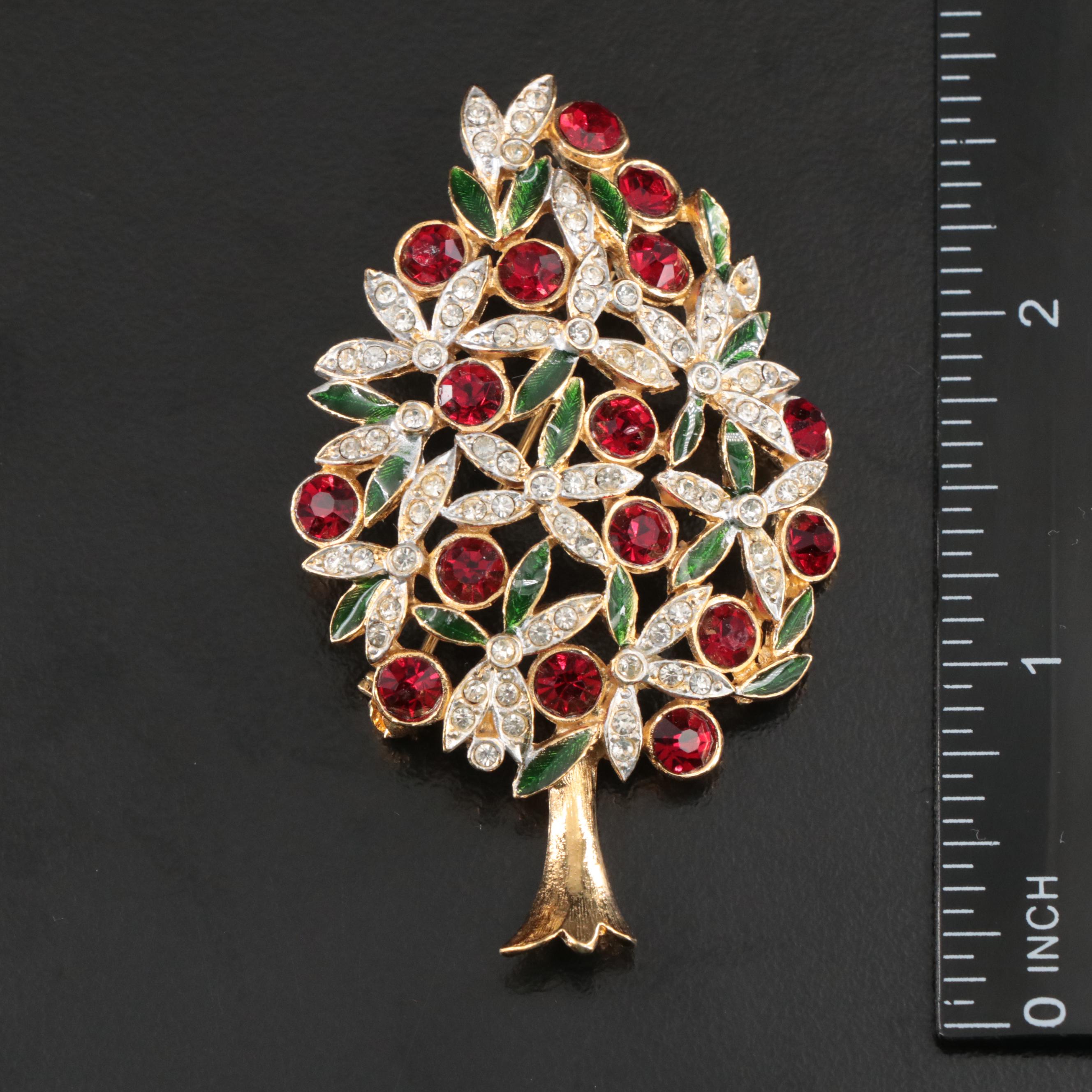 Ciner, B. David and Castlecliff Featured in Vintage Jewelry