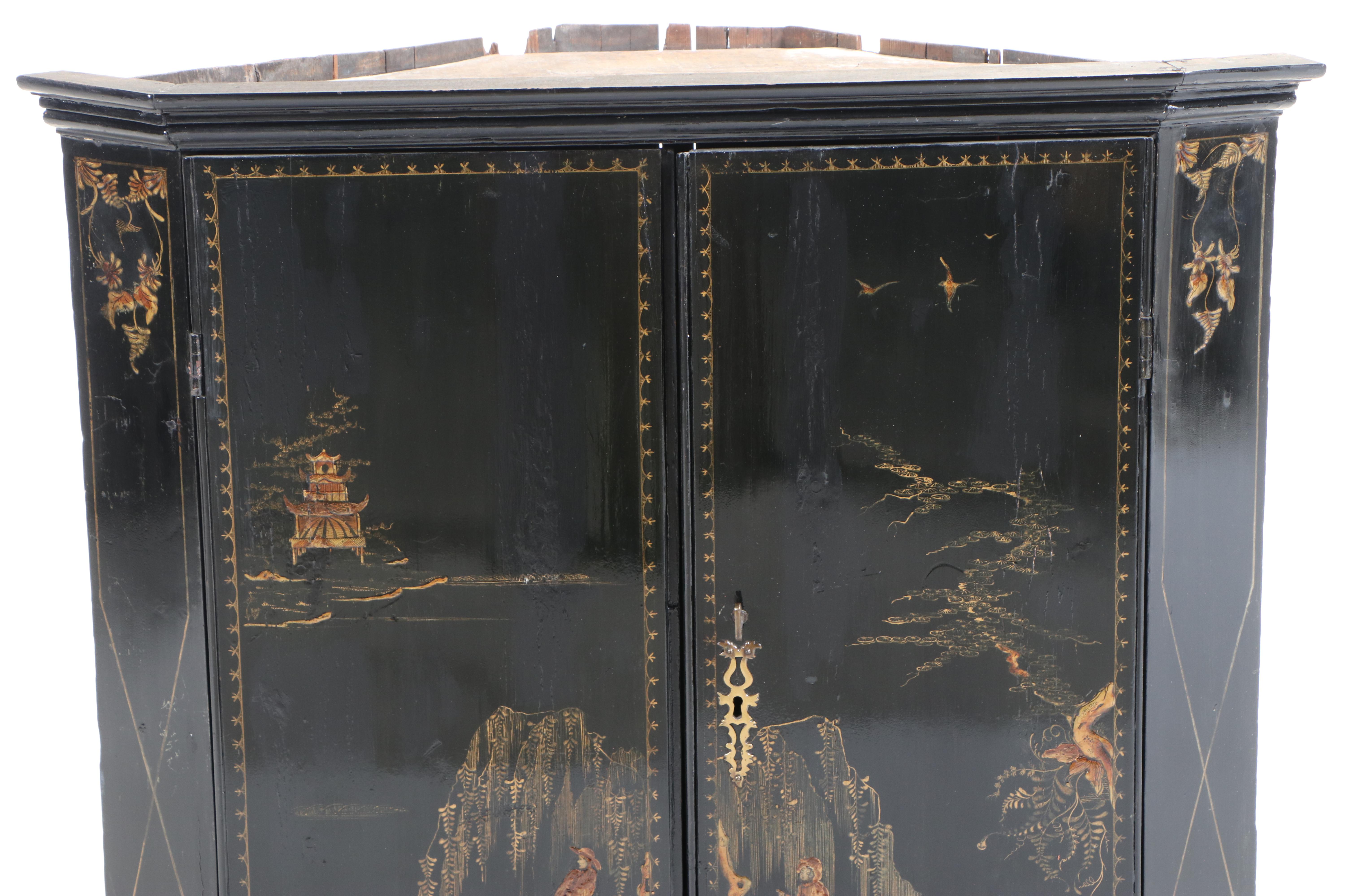 George III Black and Gilt-Lacquered Chinoiserie Hanging Corner Cabinet, c. 1800