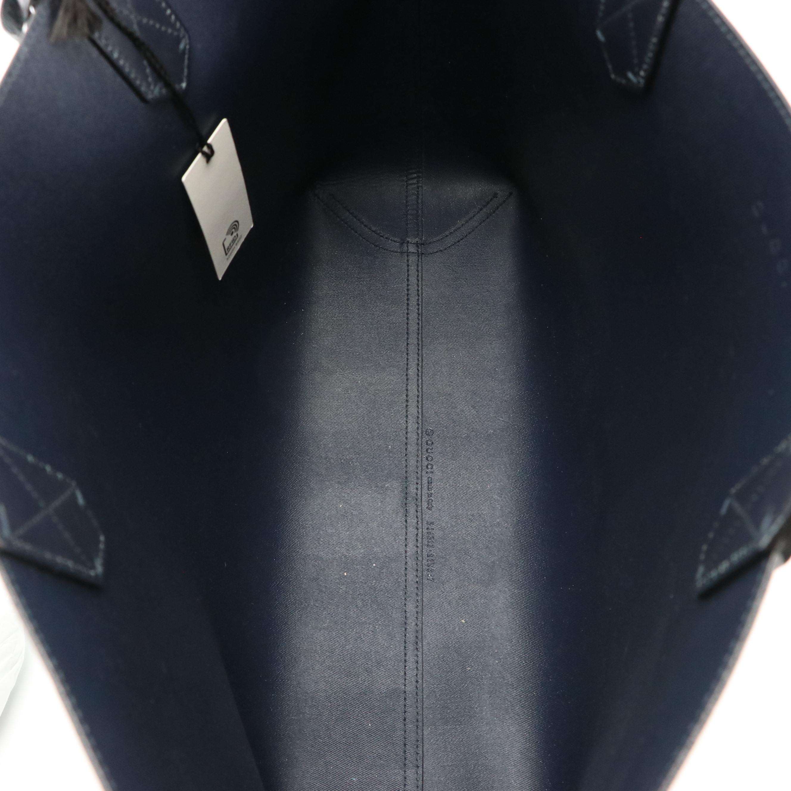 Gucci GG Supreme Monogram Blooms Medium Reversible Tote