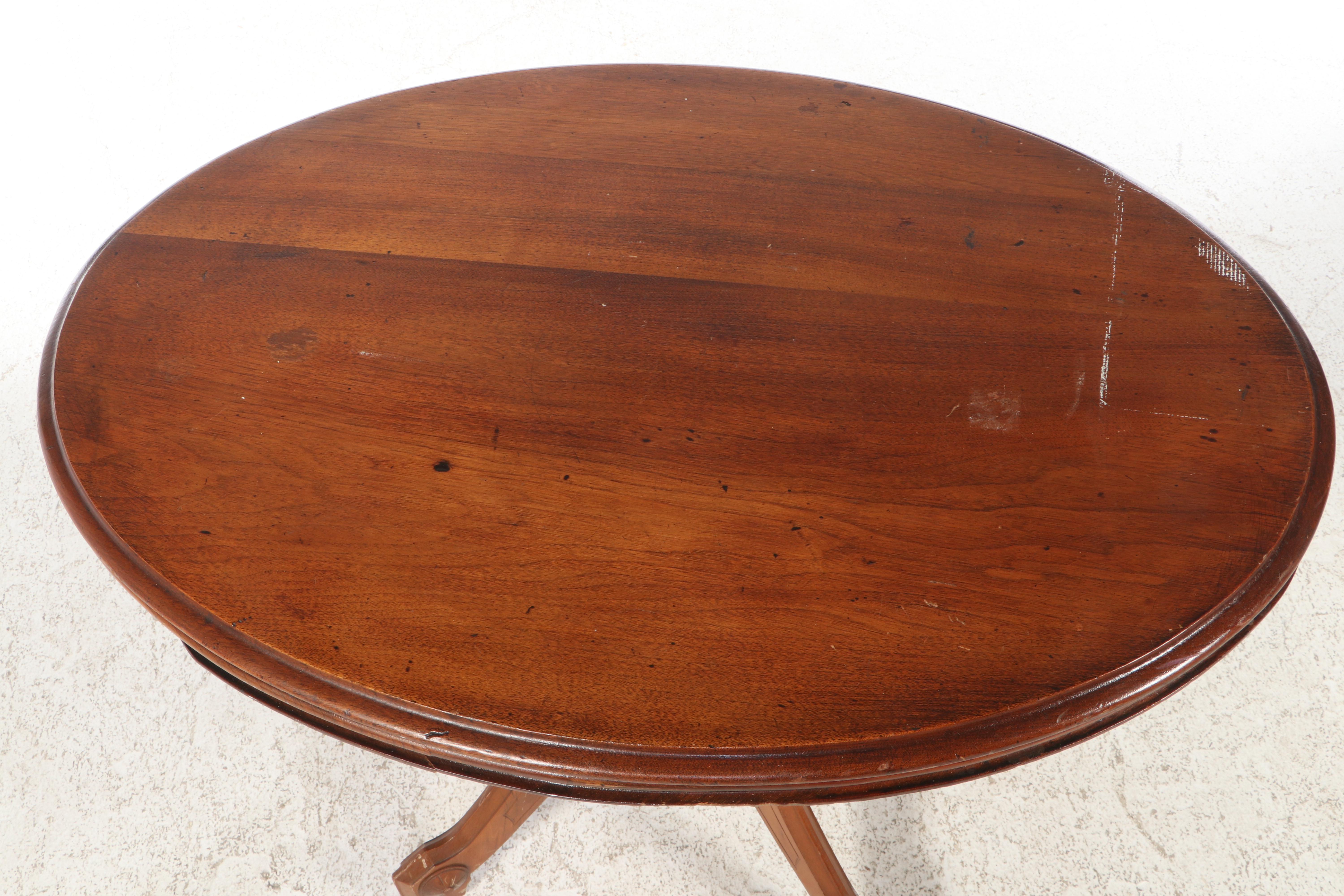 Victorian Style Mahogany Oval Pedestal Table, Late 19th/ Early 20th Century