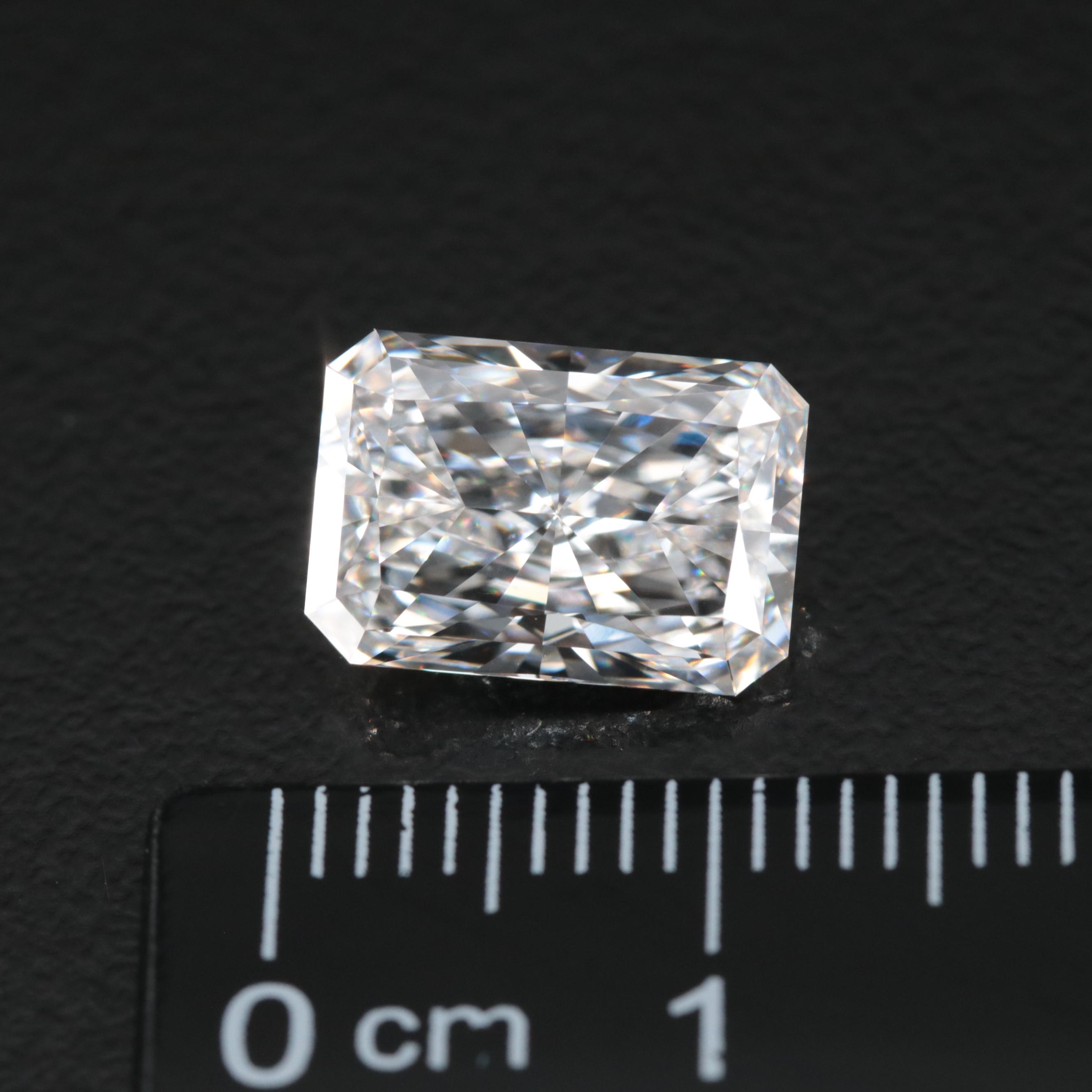 Loose 3.95 CT Lab Grown Diamond with IGI Report