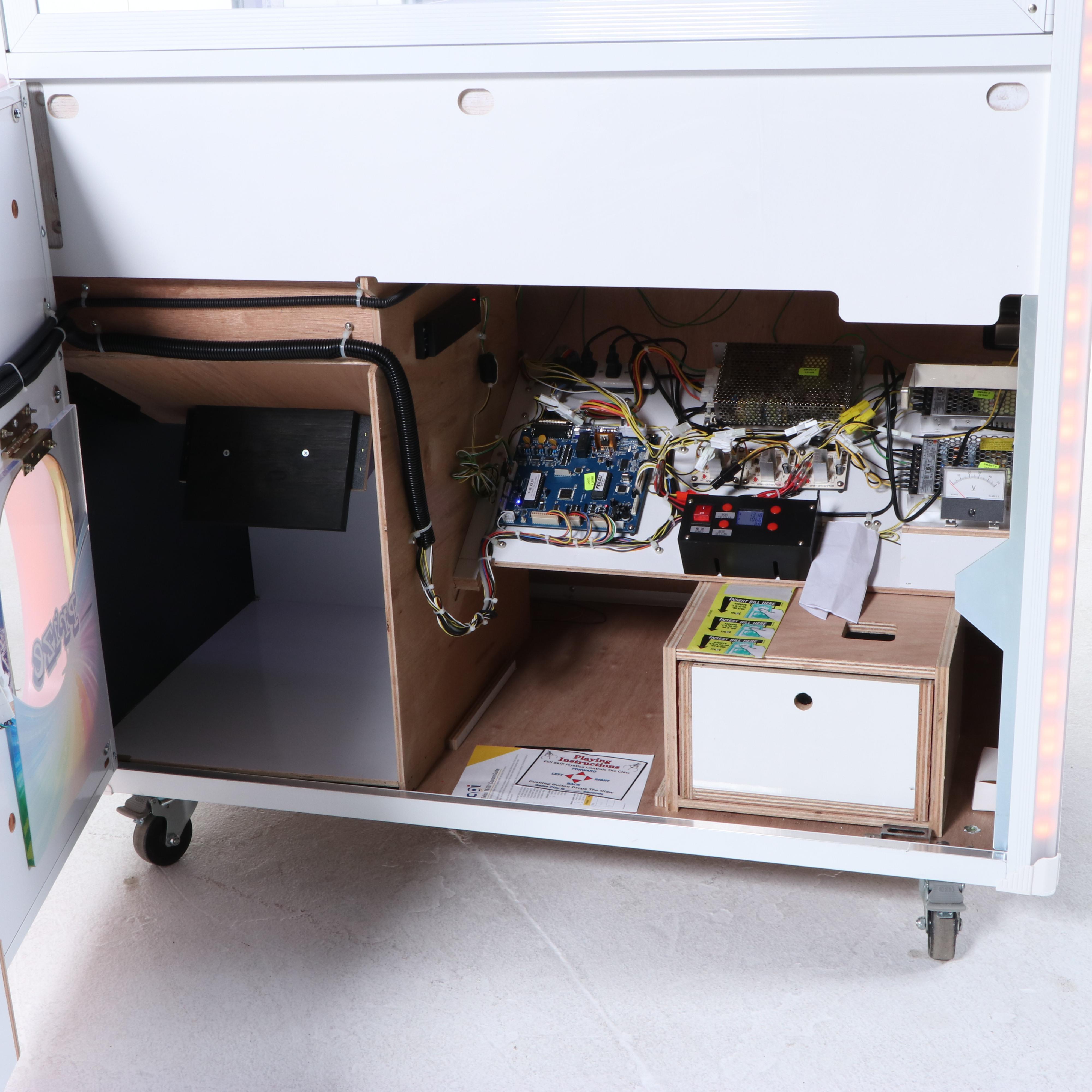 Smart Industries Prize Time Deluxe Arcade Claw Game