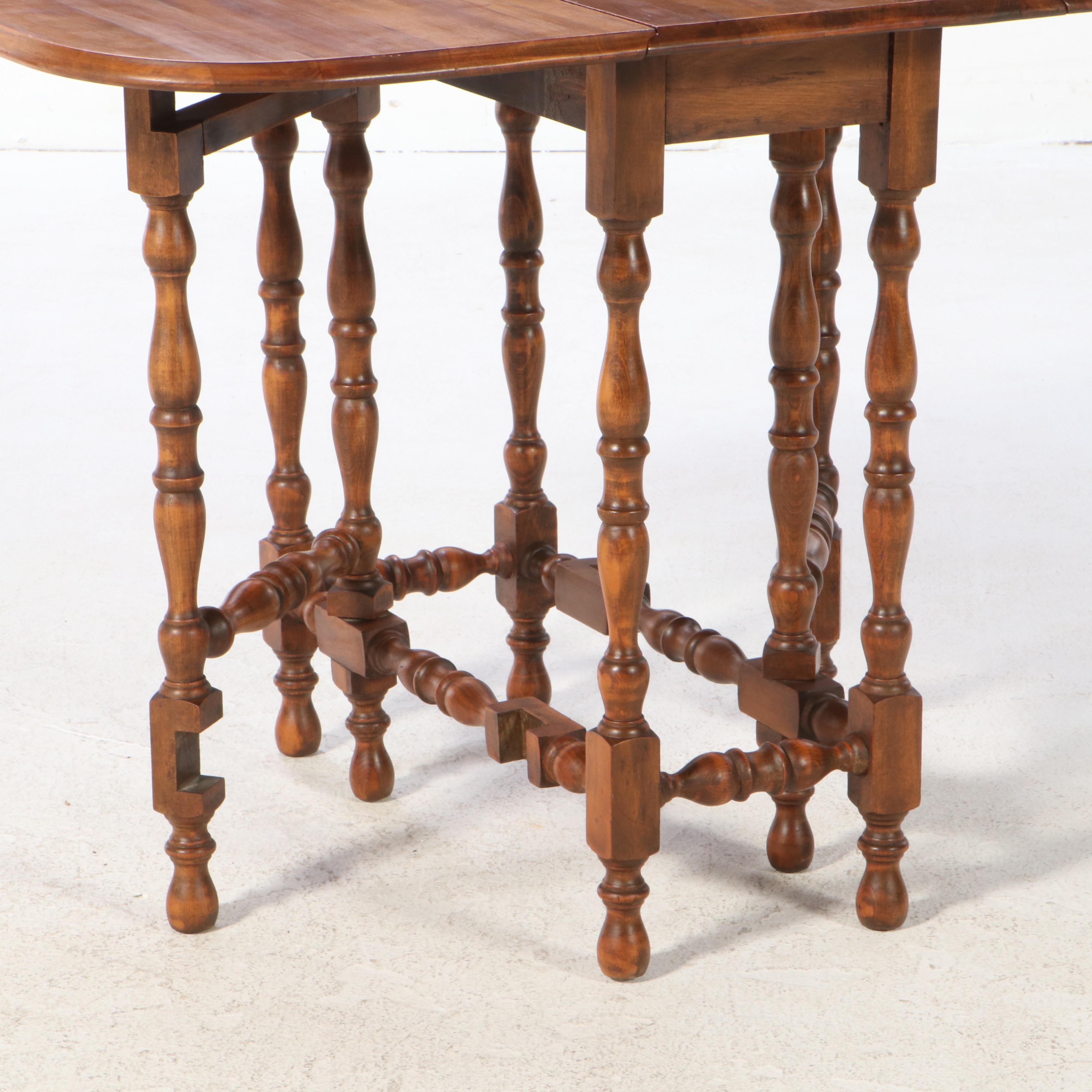 William and Mary Style Maple Gateleg Table, Early 20th Century