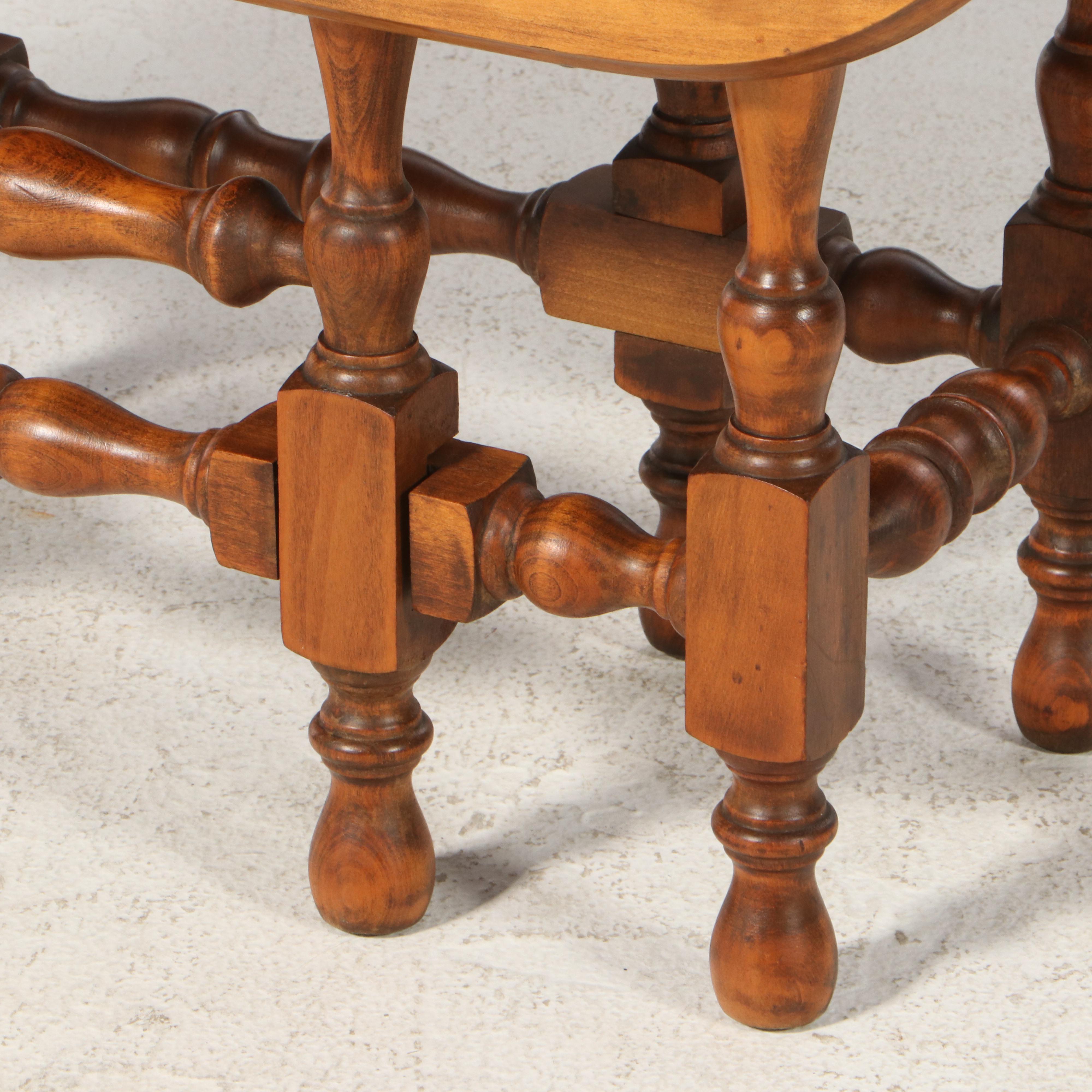 William and Mary Style Maple Gateleg Table, Early 20th Century