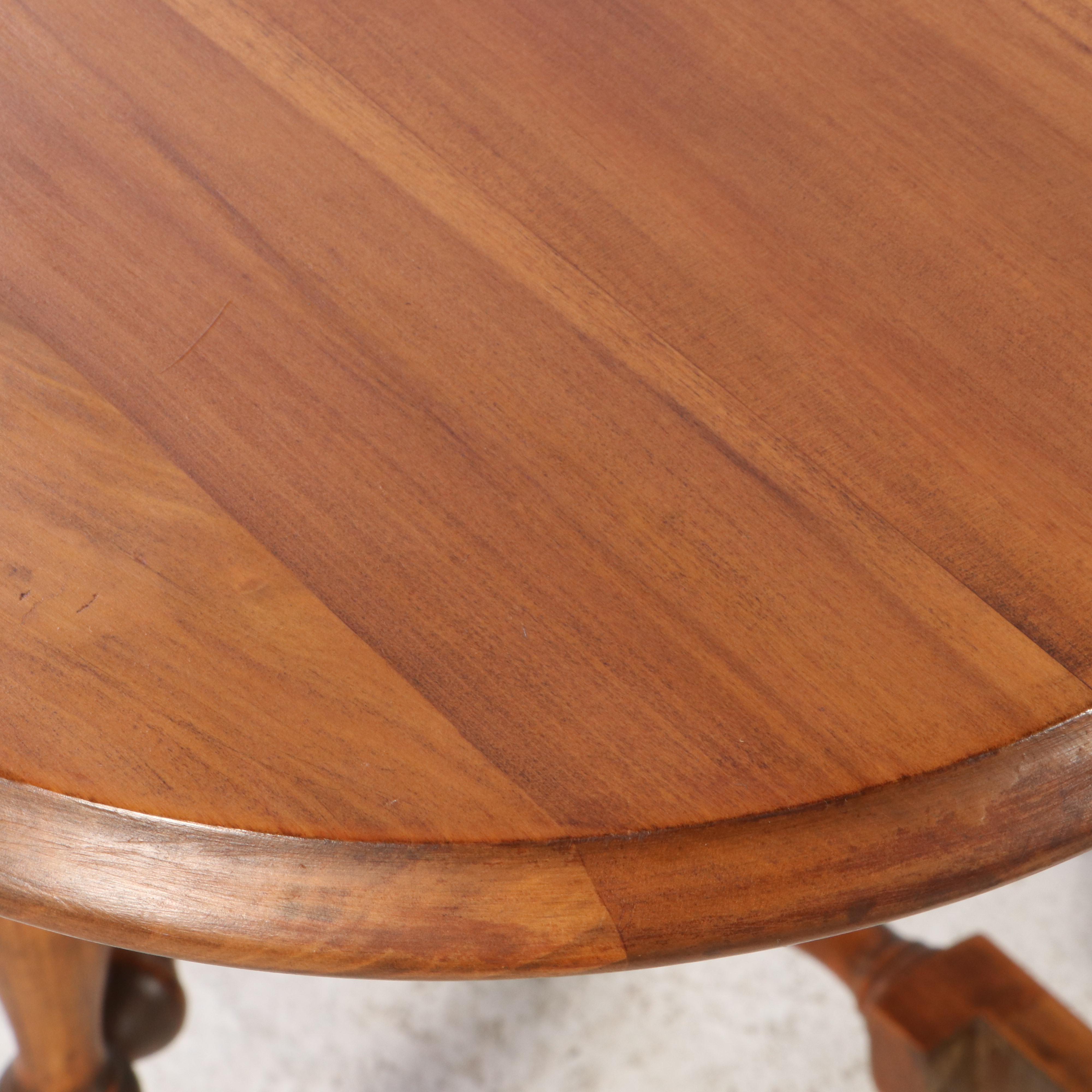 William and Mary Style Maple Gateleg Table, Early 20th Century