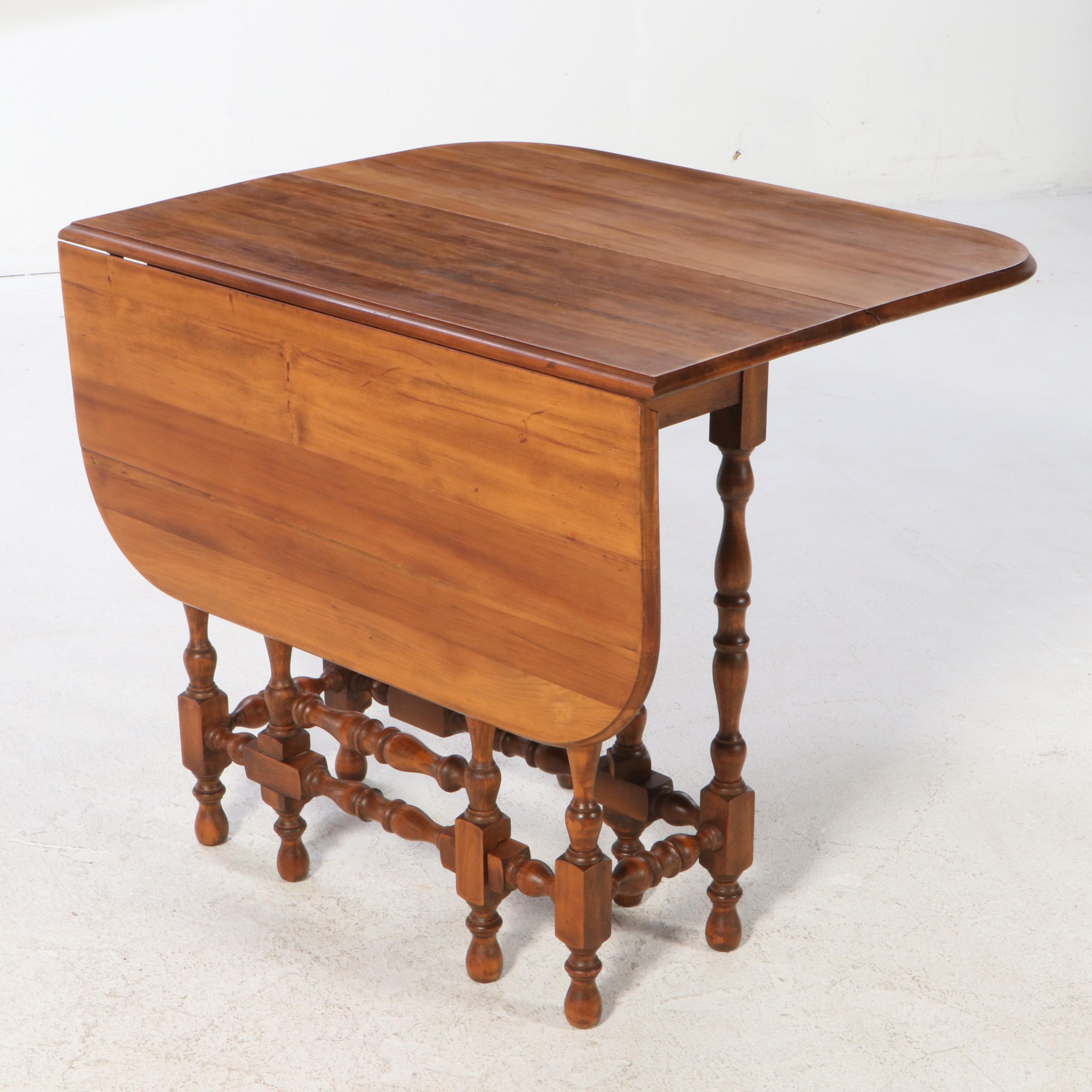William and Mary Style Maple Gateleg Table, Early 20th Century