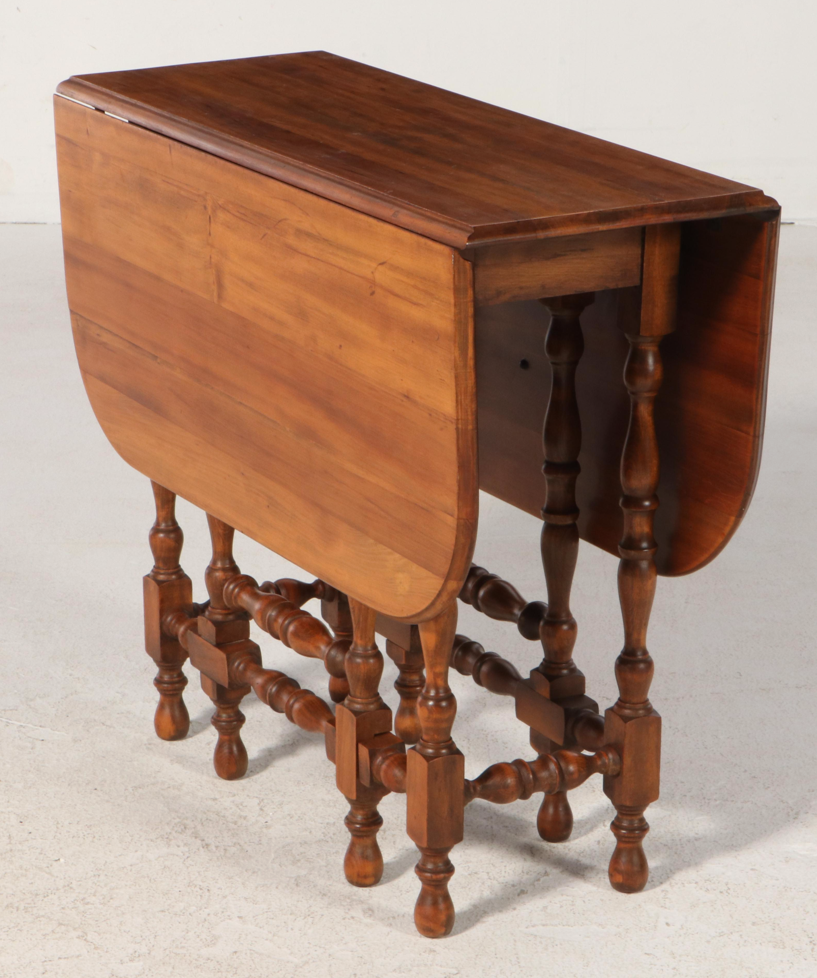 William and Mary Style Maple Gateleg Table, Early 20th Century