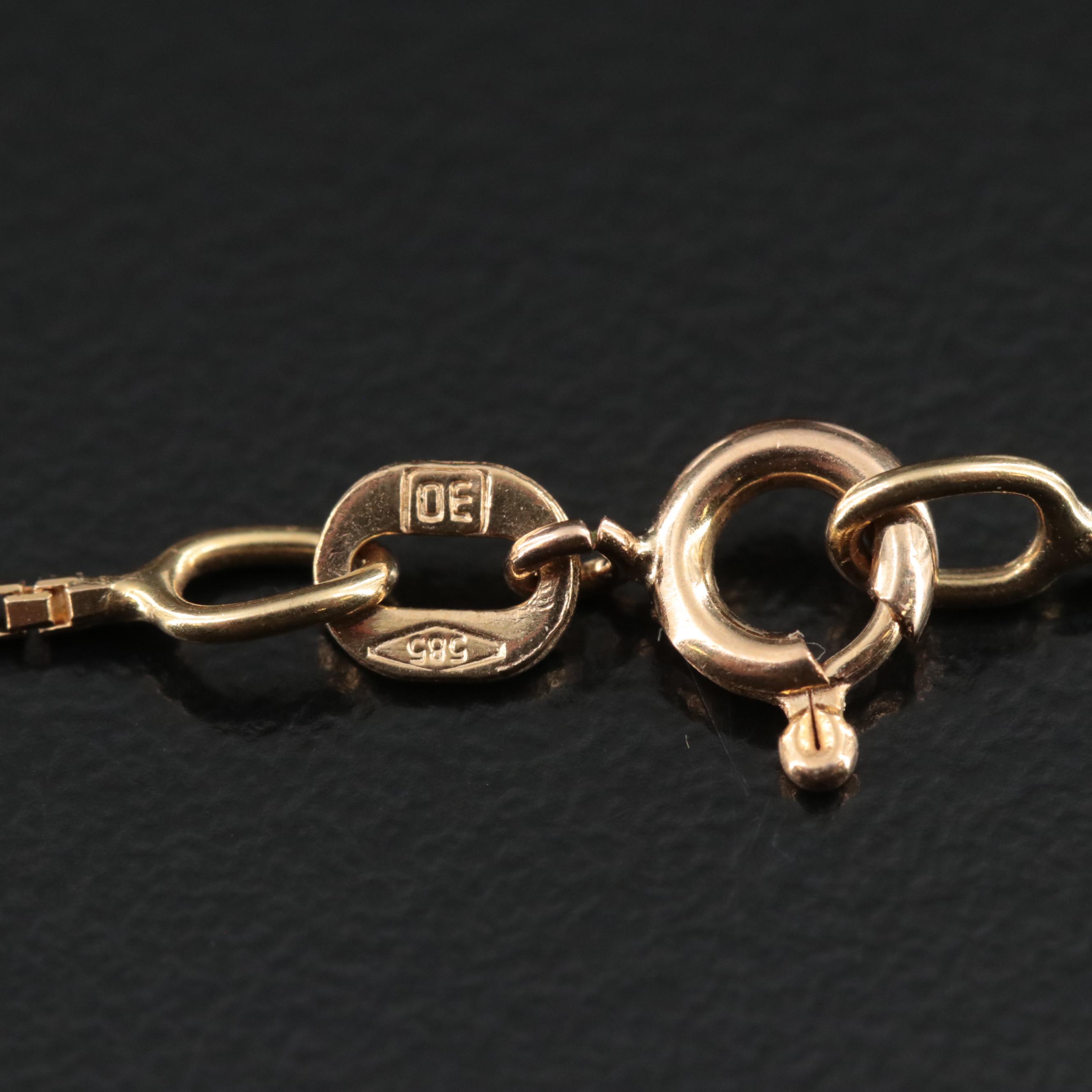 14K Praying Hands Pendant Necklace