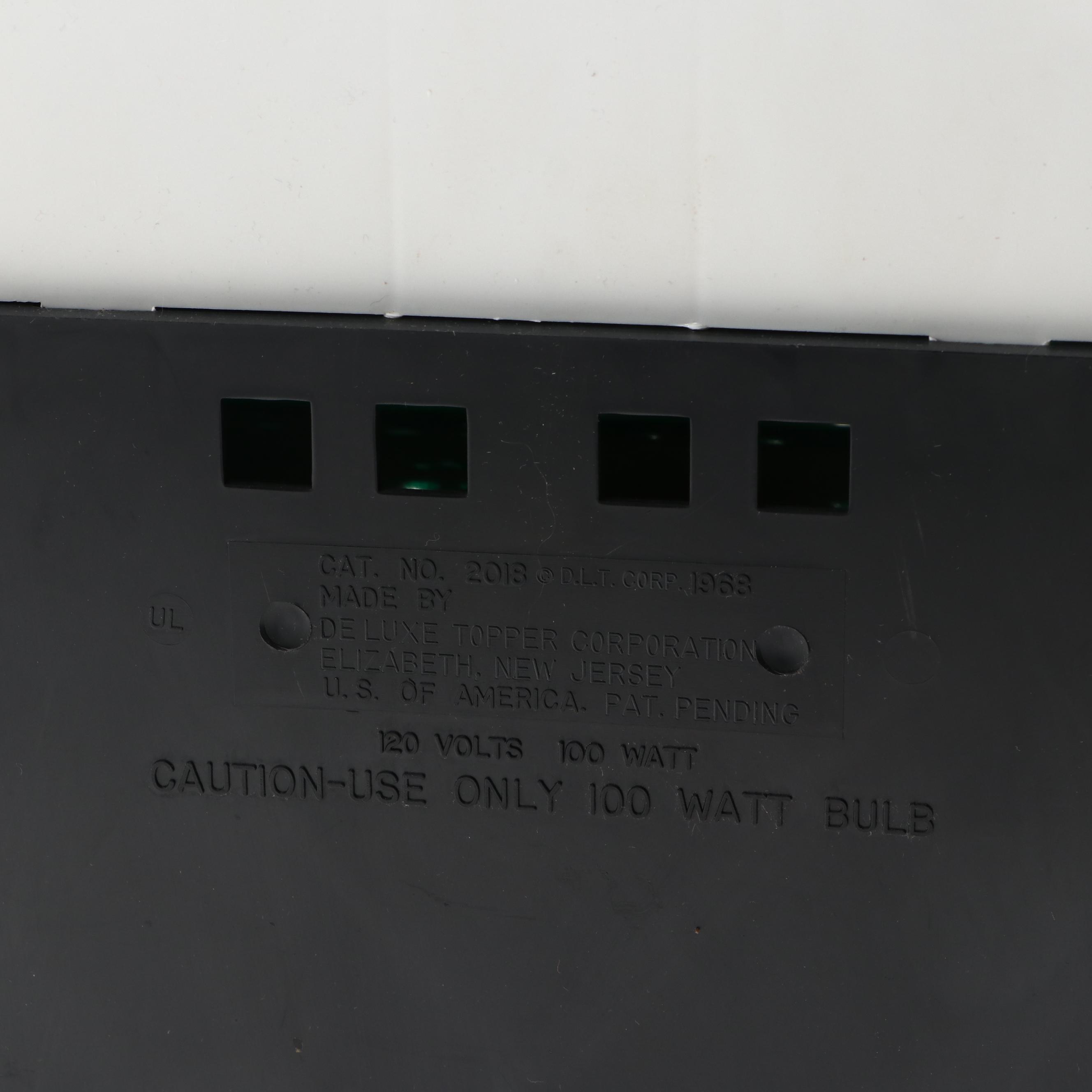 Deluxe Topper Corp. "Suzy Homemaker" Child's Range Oven Toy and Accessories