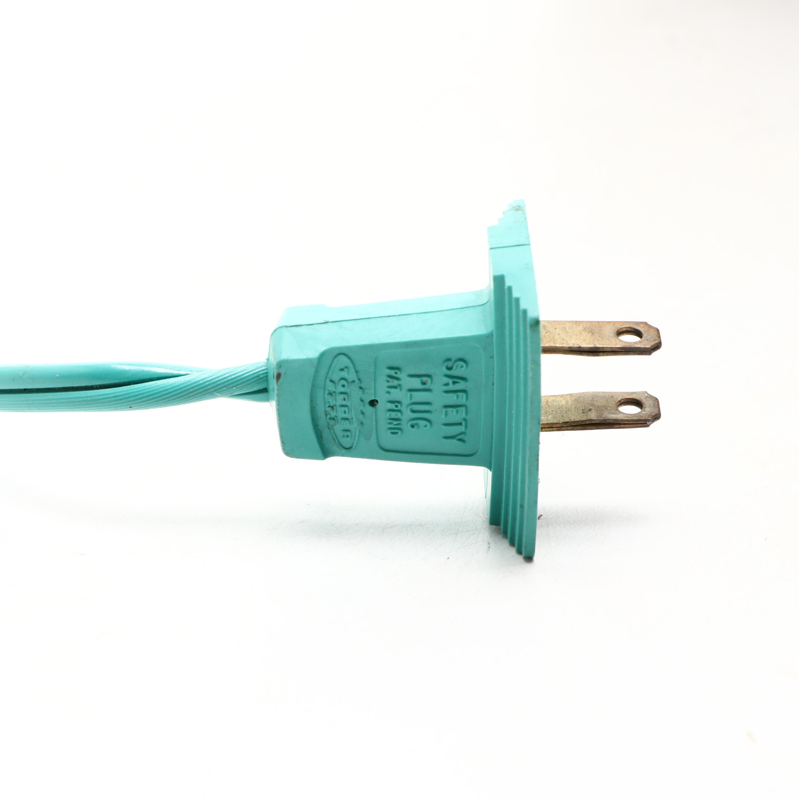 Deluxe Topper Corp. "Suzy Homemaker" Child's Range Oven Toy and Accessories