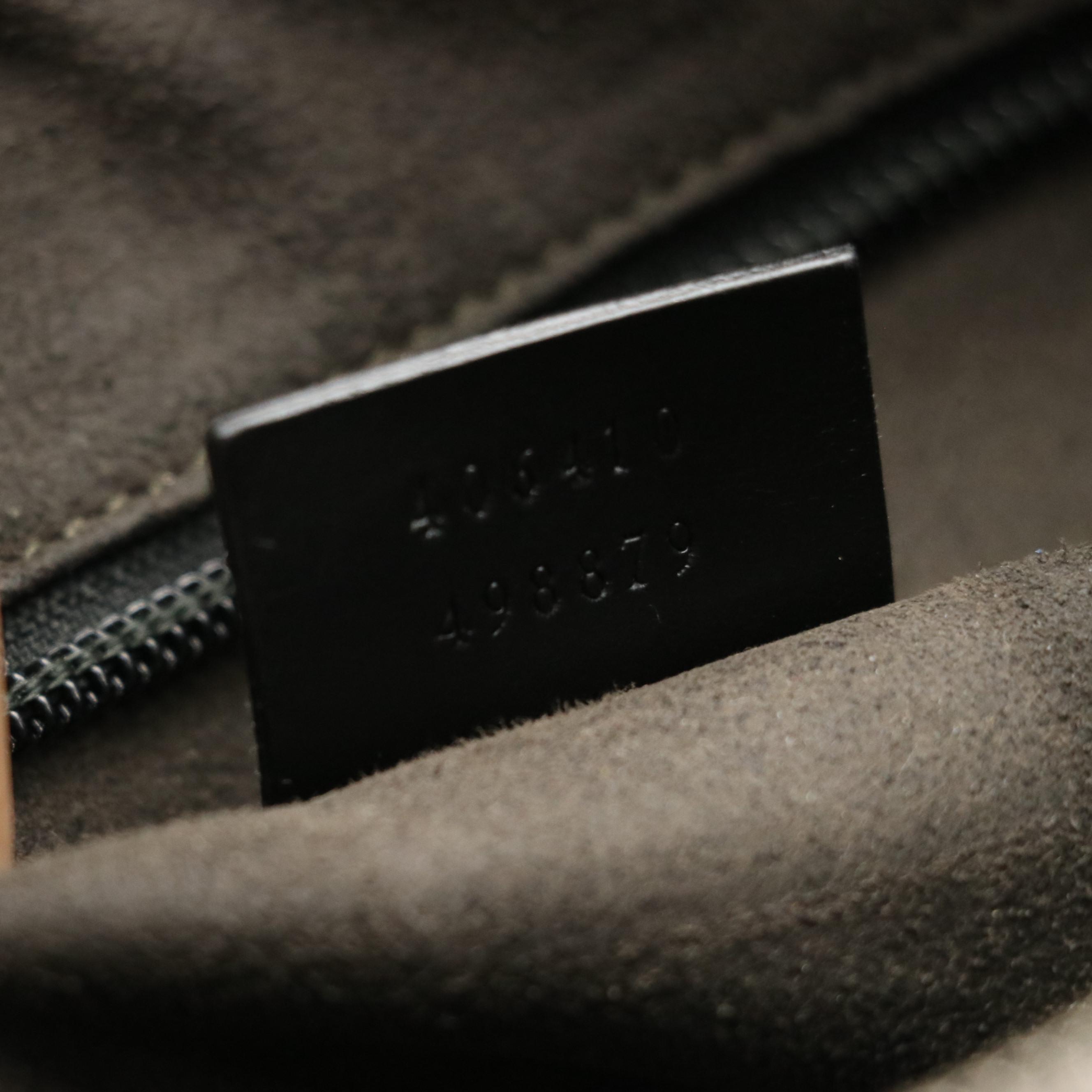 Gucci Crossbody Messenger Bag in Black Guccissima Leather