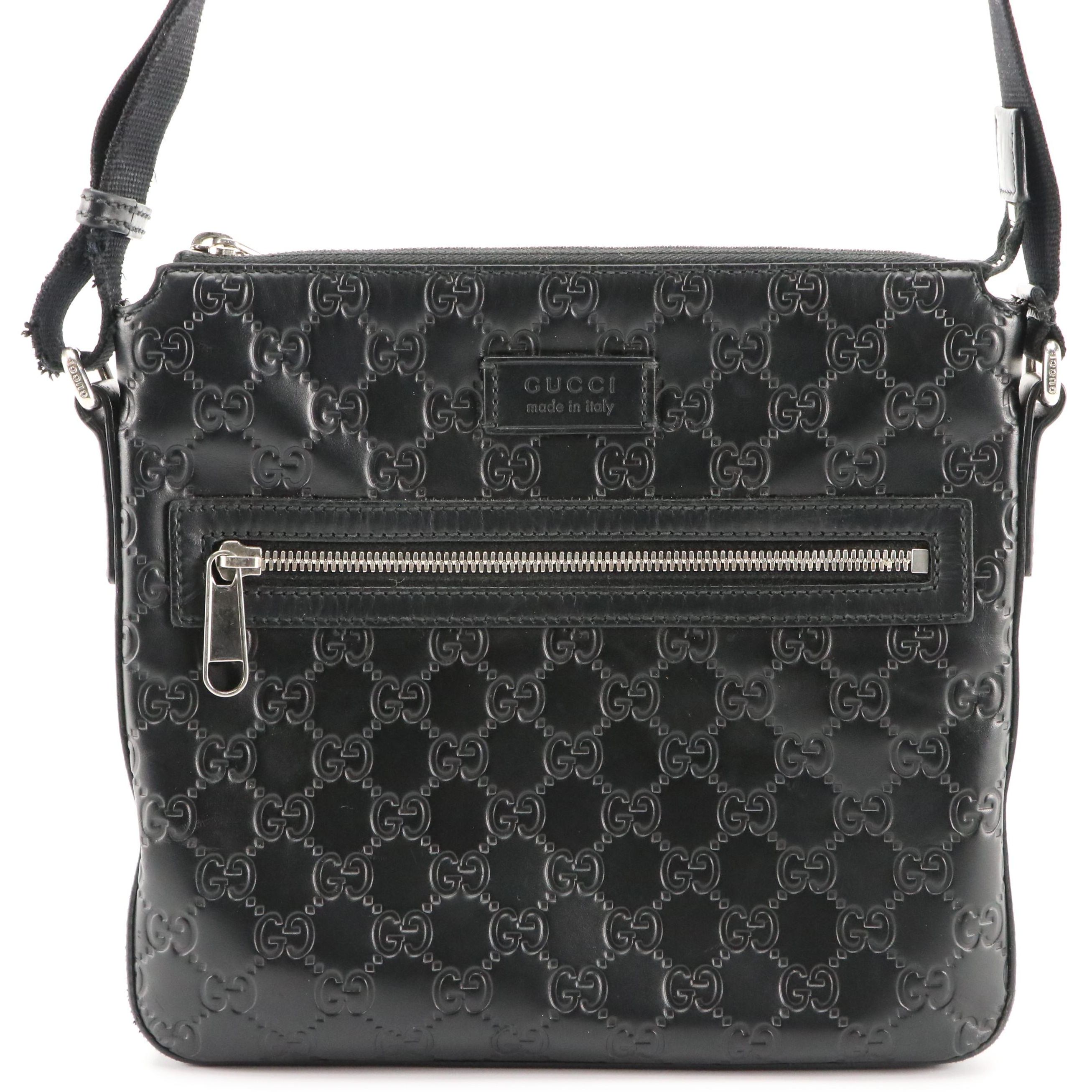 Gucci Crossbody Messenger Bag in Black Guccissima Leather