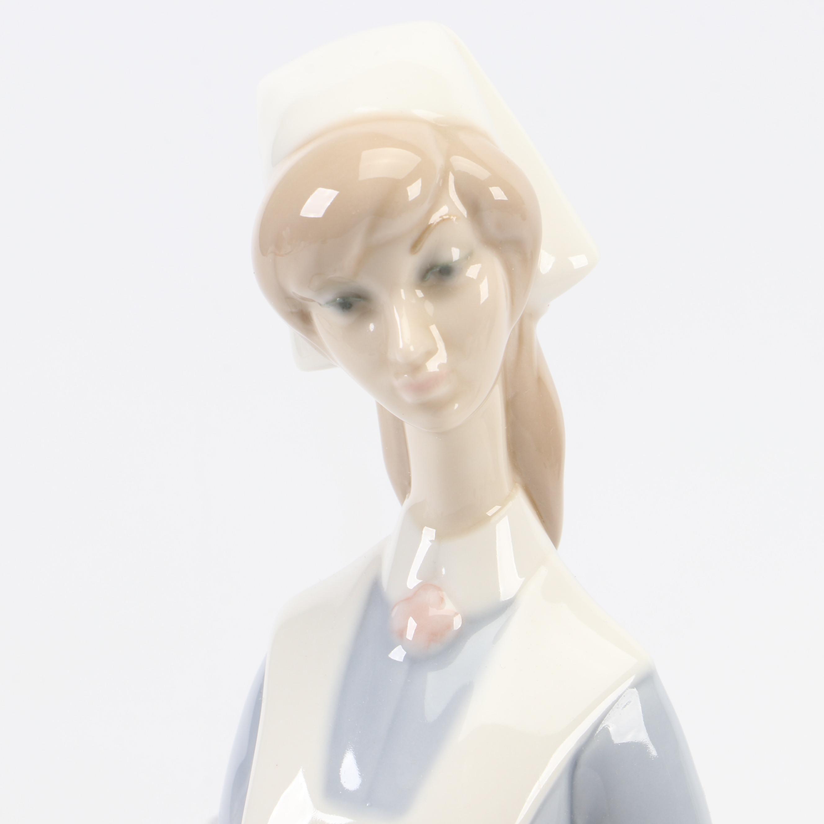 Lladró "Nurse" Porcelain Figurine Designed by Salvador Furió, 1971–1974