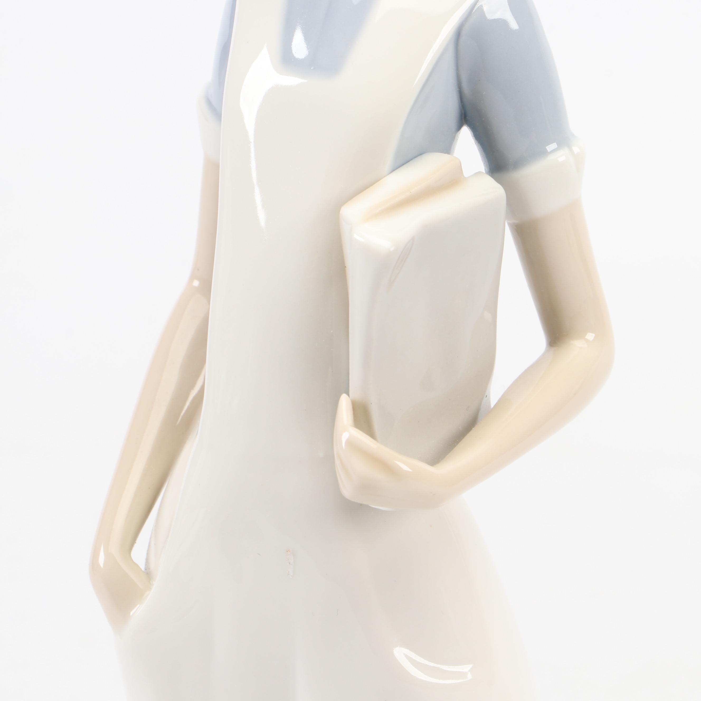 Lladró "Nurse" Porcelain Figurine Designed by Salvador Furió, 1971–1974