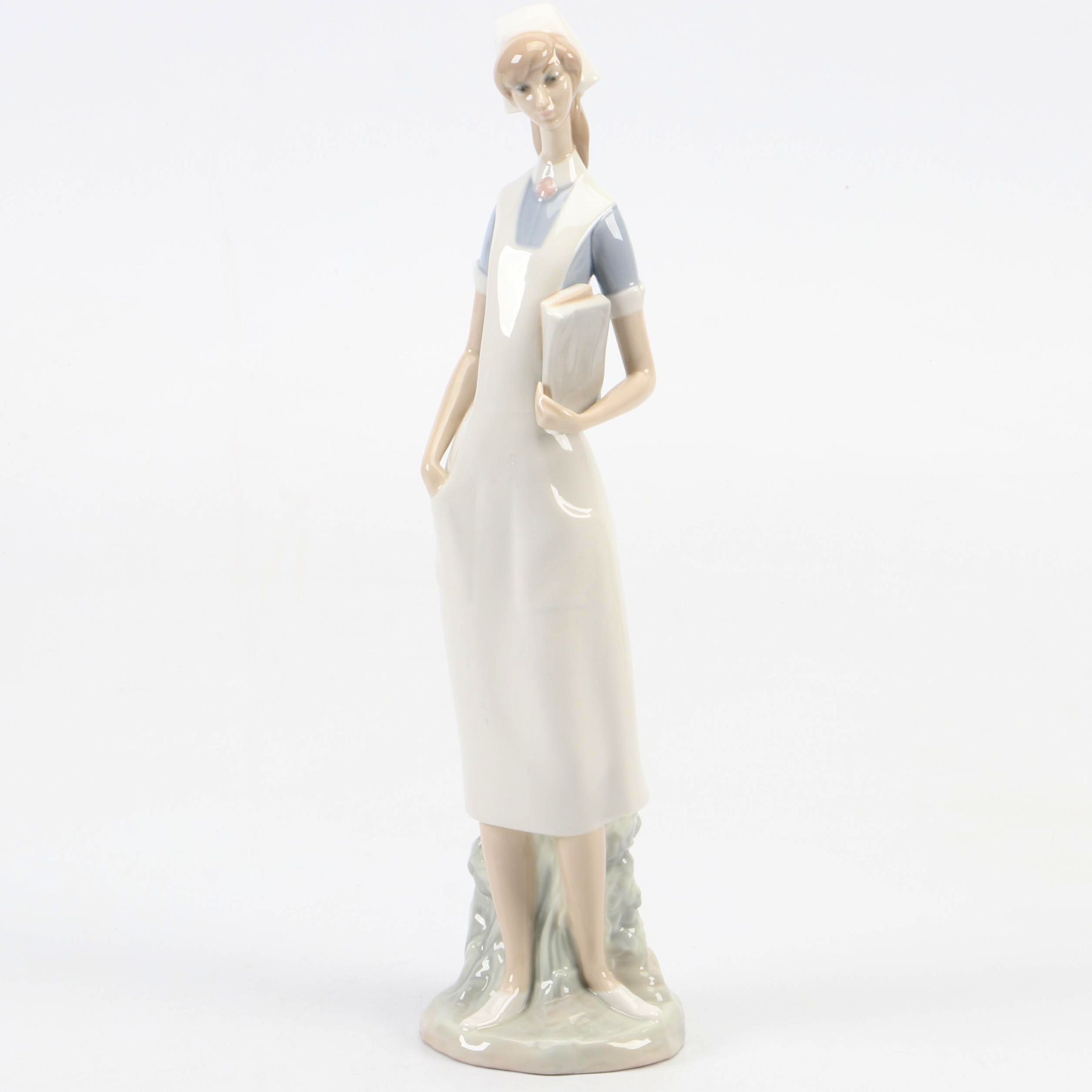 Lladró "Nurse" Porcelain Figurine Designed by Salvador Furió, 1971–1974