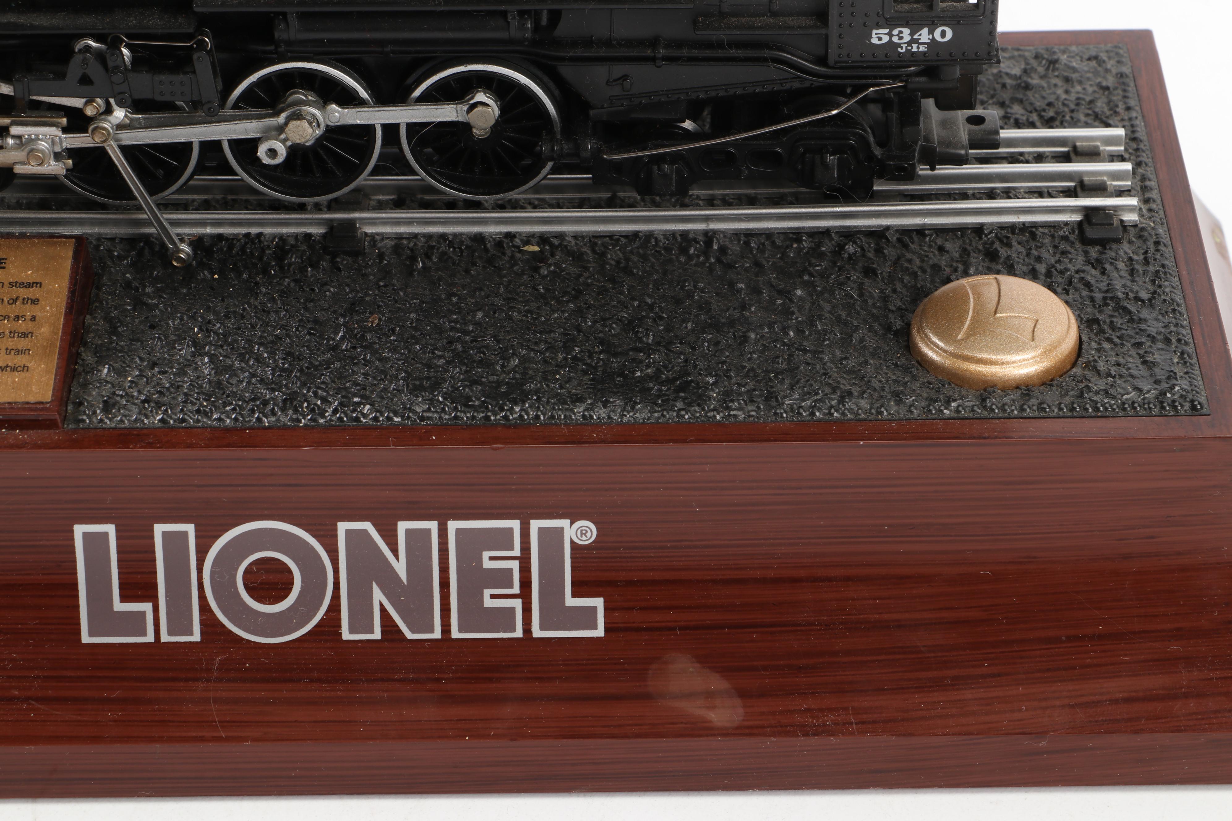 Lionel Trains Animated Table Lamp feat. The Lionel Hudson 700E Locomotive