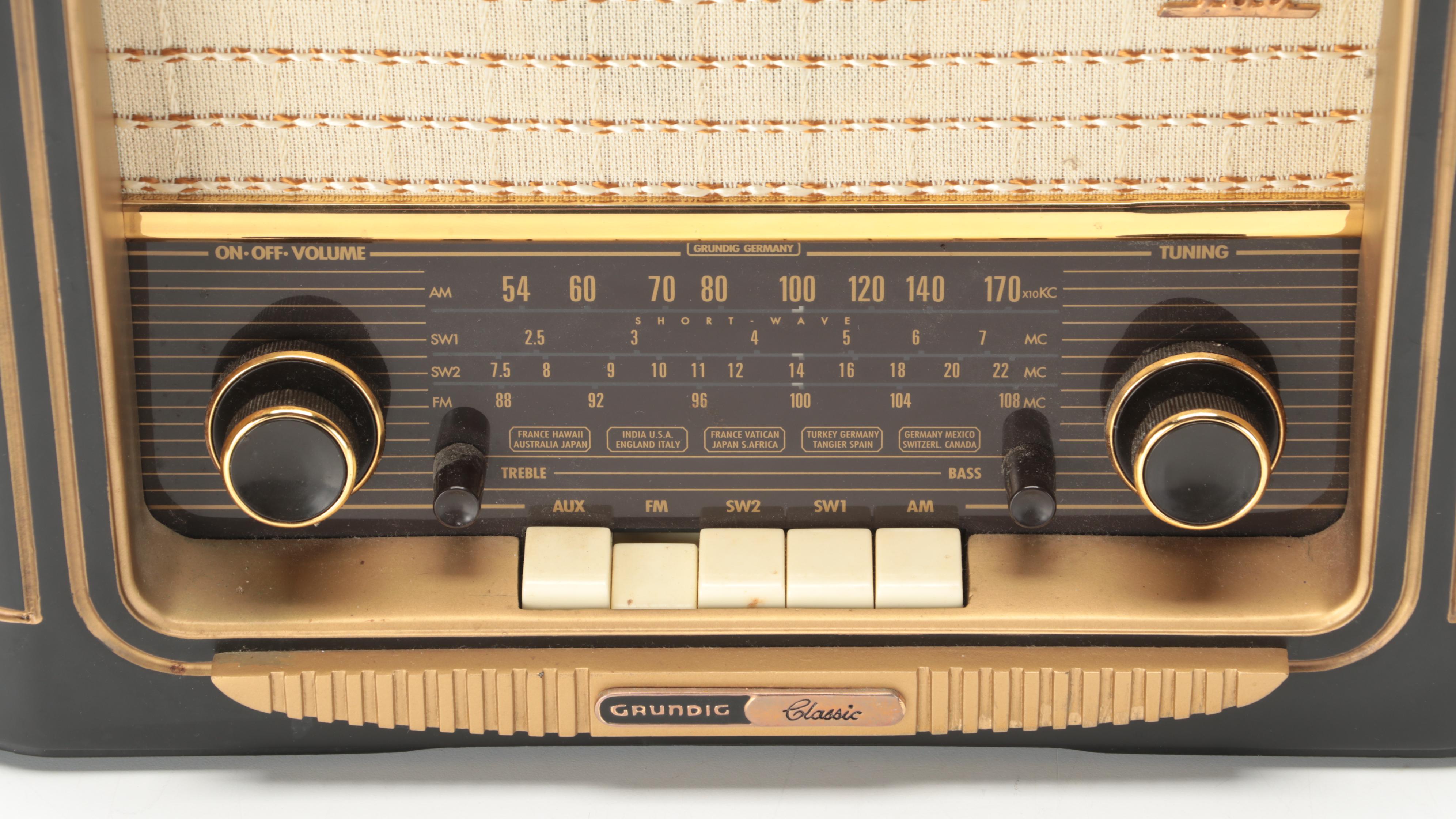 Grundig Classic International Model 960 Stereo Table Radio, 1999 EBTH