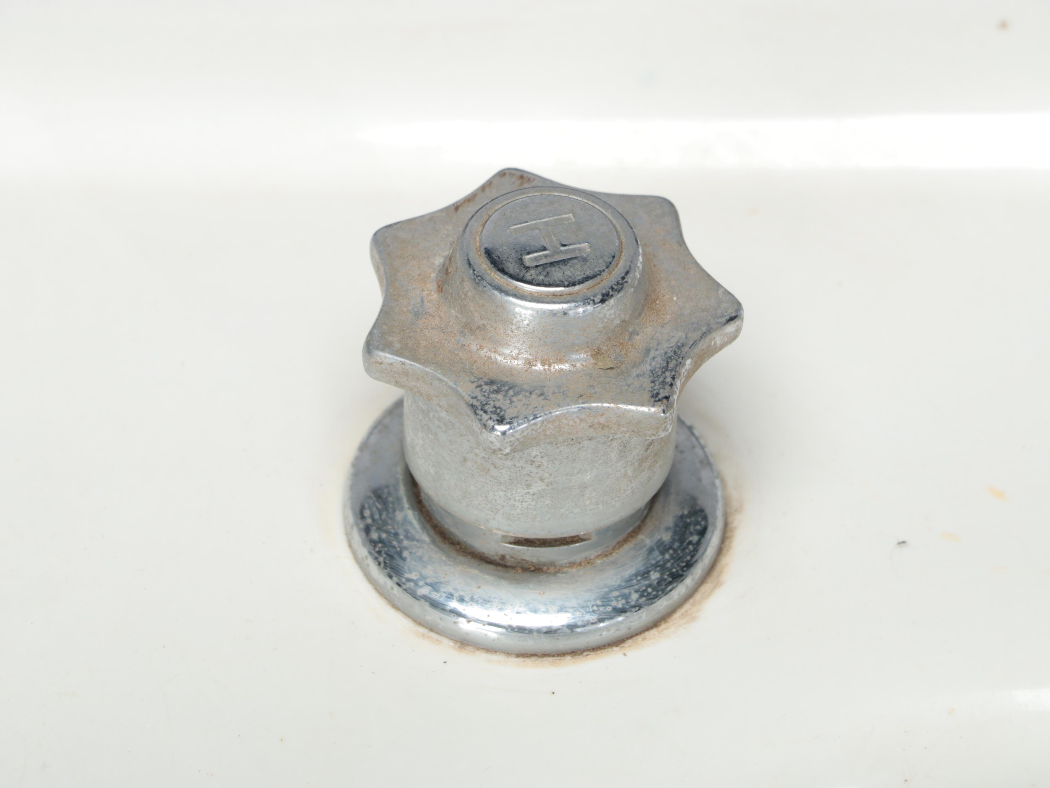 American Standard Porcelain Pedestal Sink, Early 20th Century