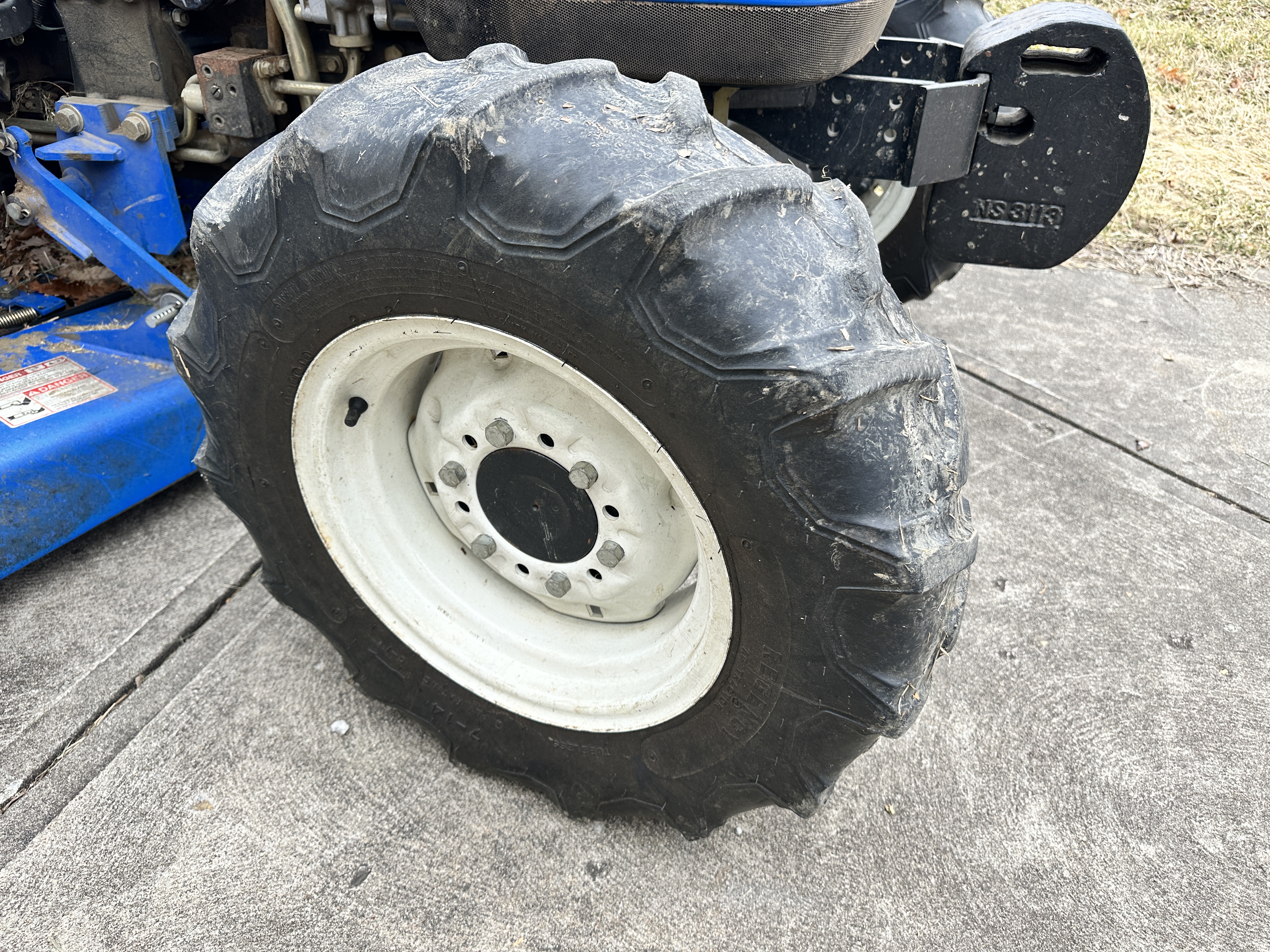 New Holland TC33DA, HST 4 x 4 Compact Diesel Tractor with Accessories