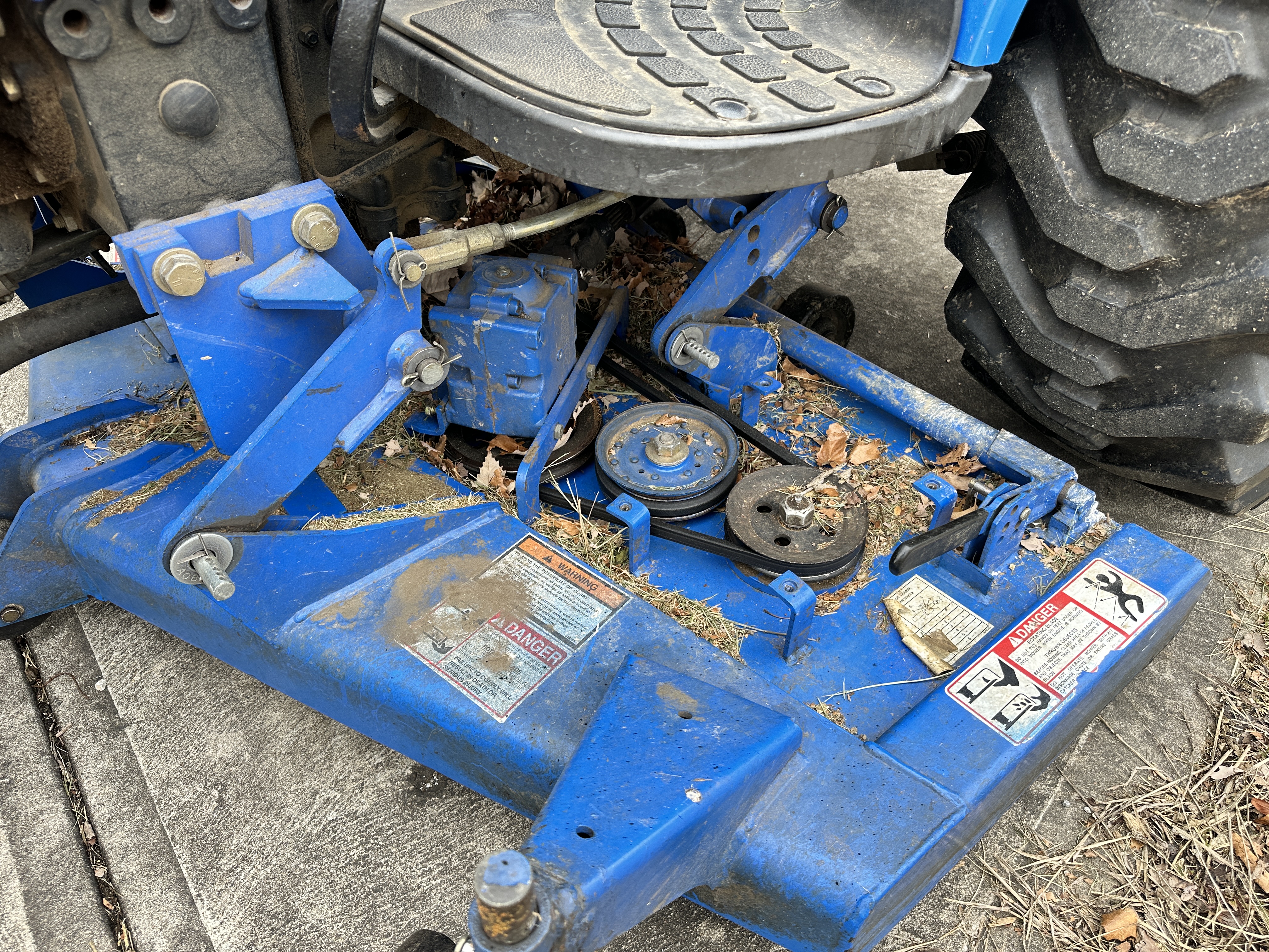 New Holland TC33DA, HST 4 x 4 Compact Diesel Tractor with Accessories