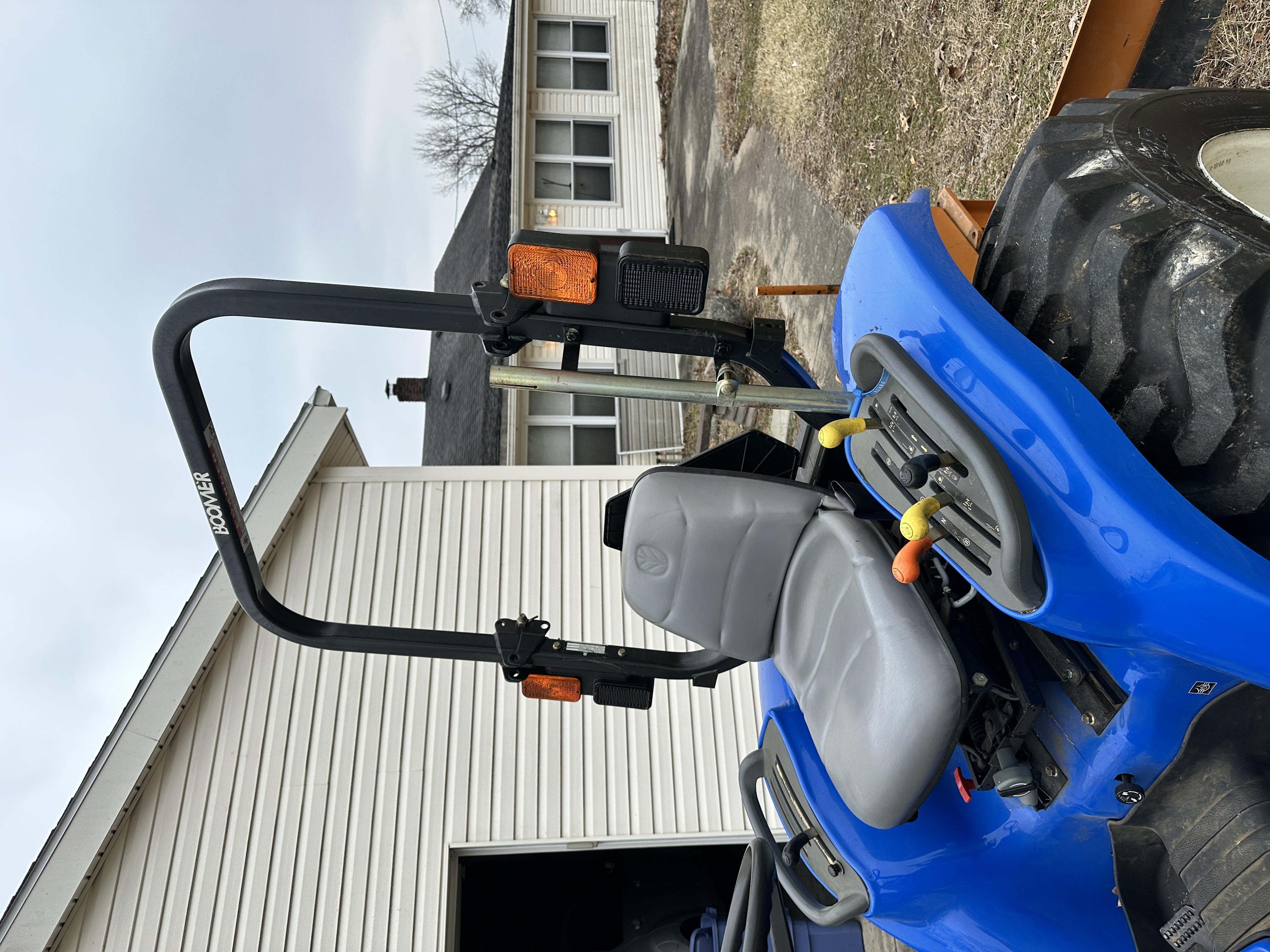 New Holland TC33DA, HST 4 x 4 Compact Diesel Tractor with Accessories