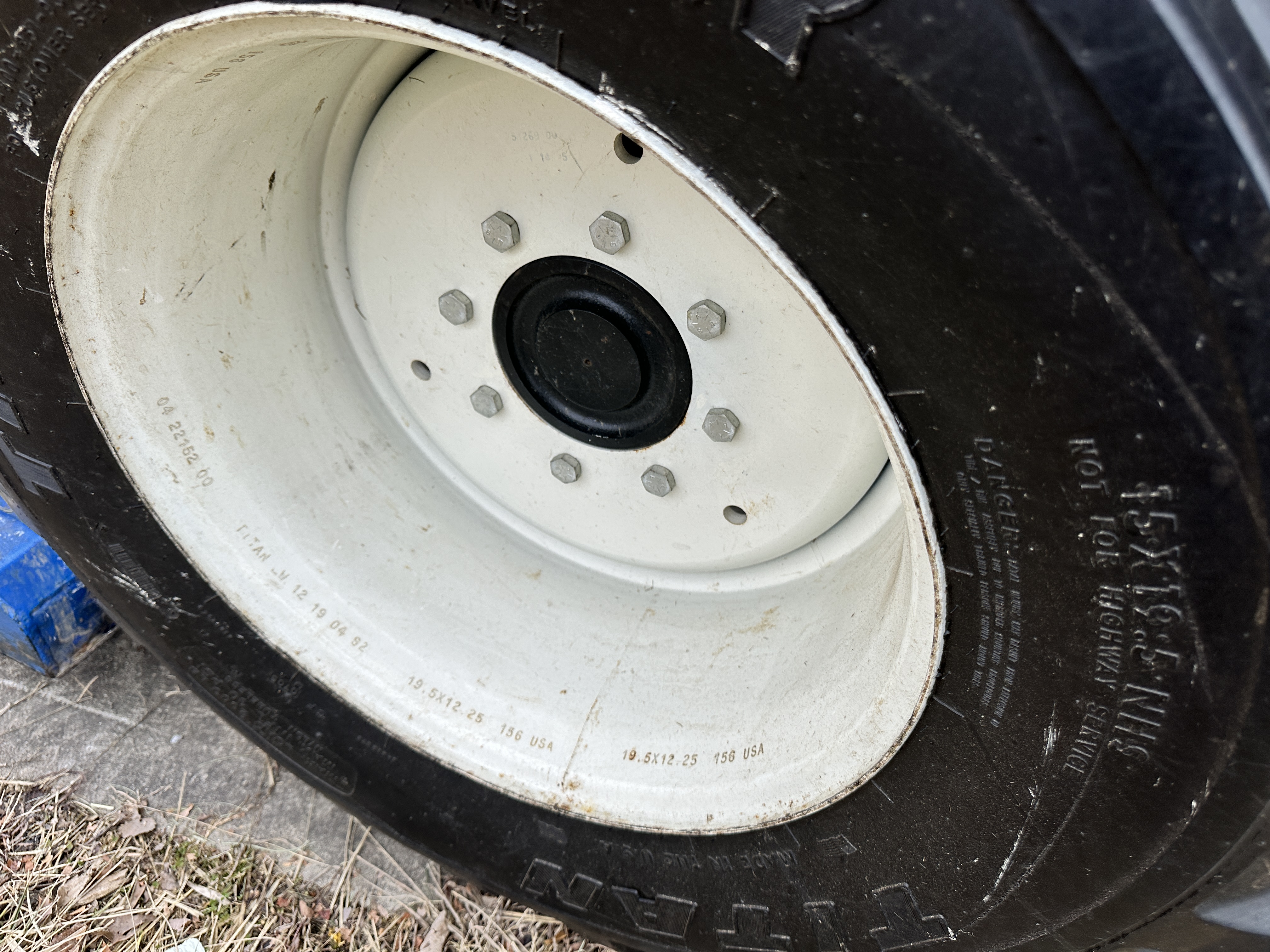 New Holland TC33DA, HST 4 x 4 Compact Diesel Tractor with Accessories