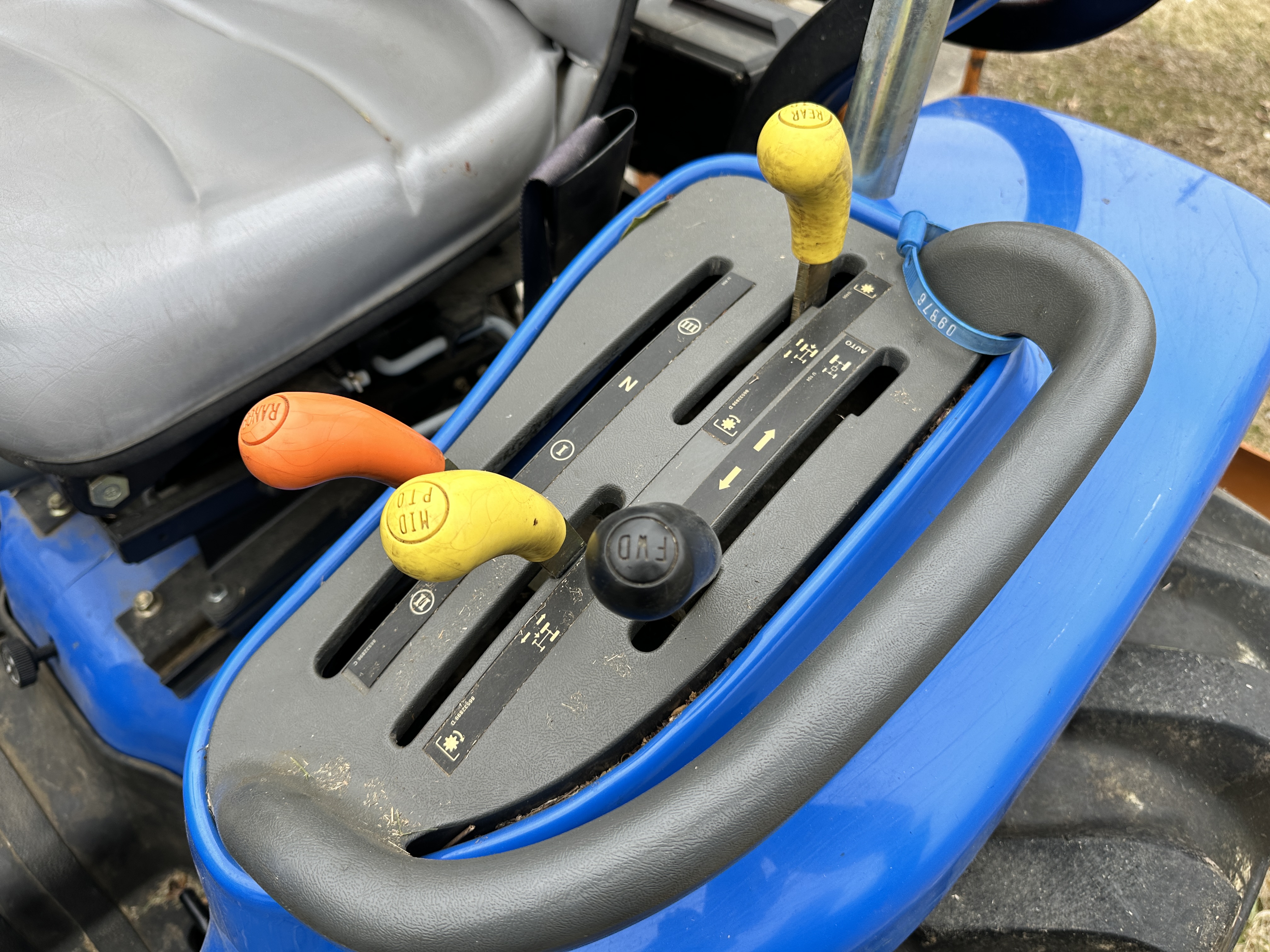 New Holland TC33DA, HST 4 x 4 Compact Diesel Tractor with Accessories