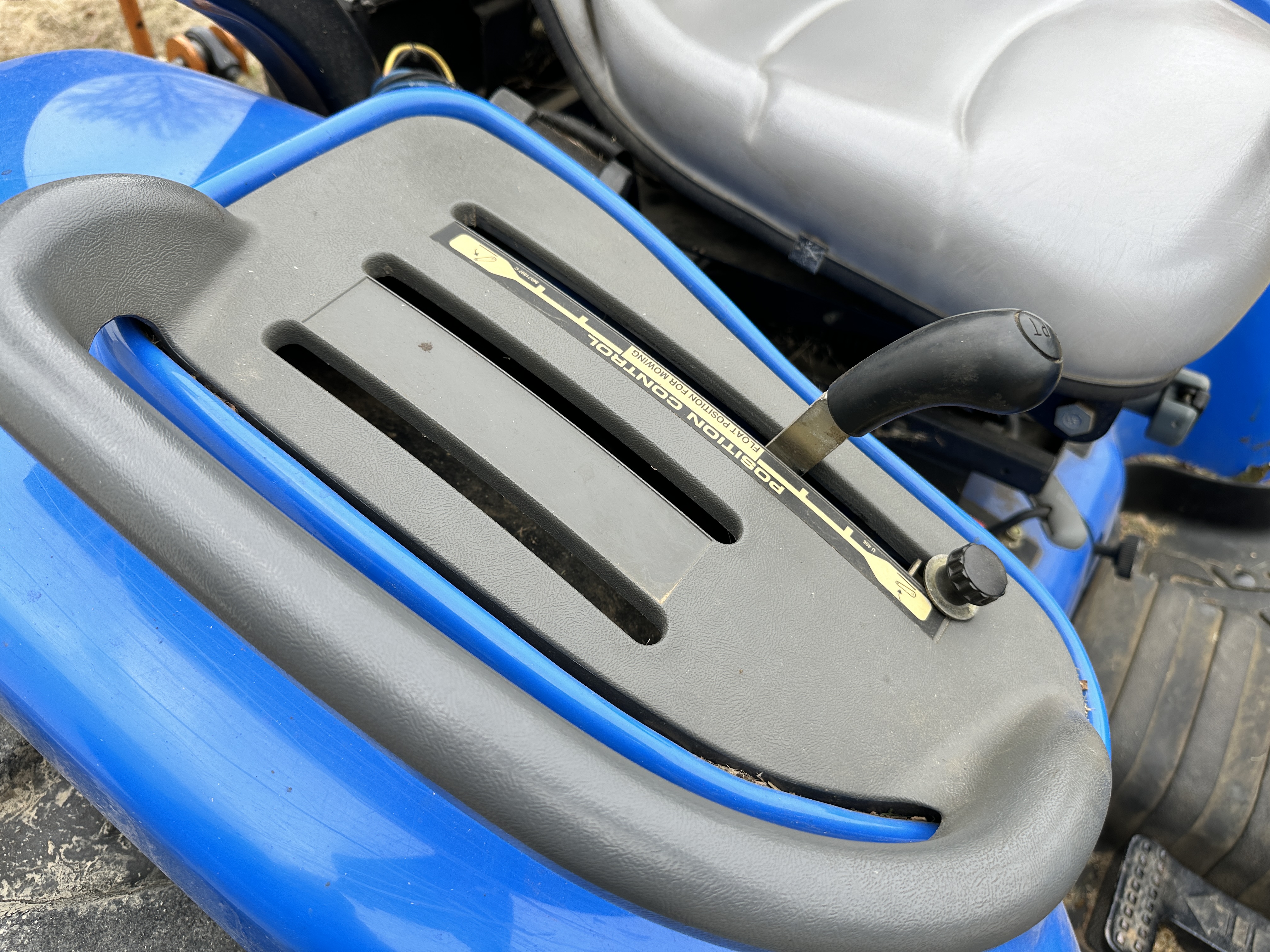 New Holland TC33DA, HST 4 x 4 Compact Diesel Tractor with Accessories