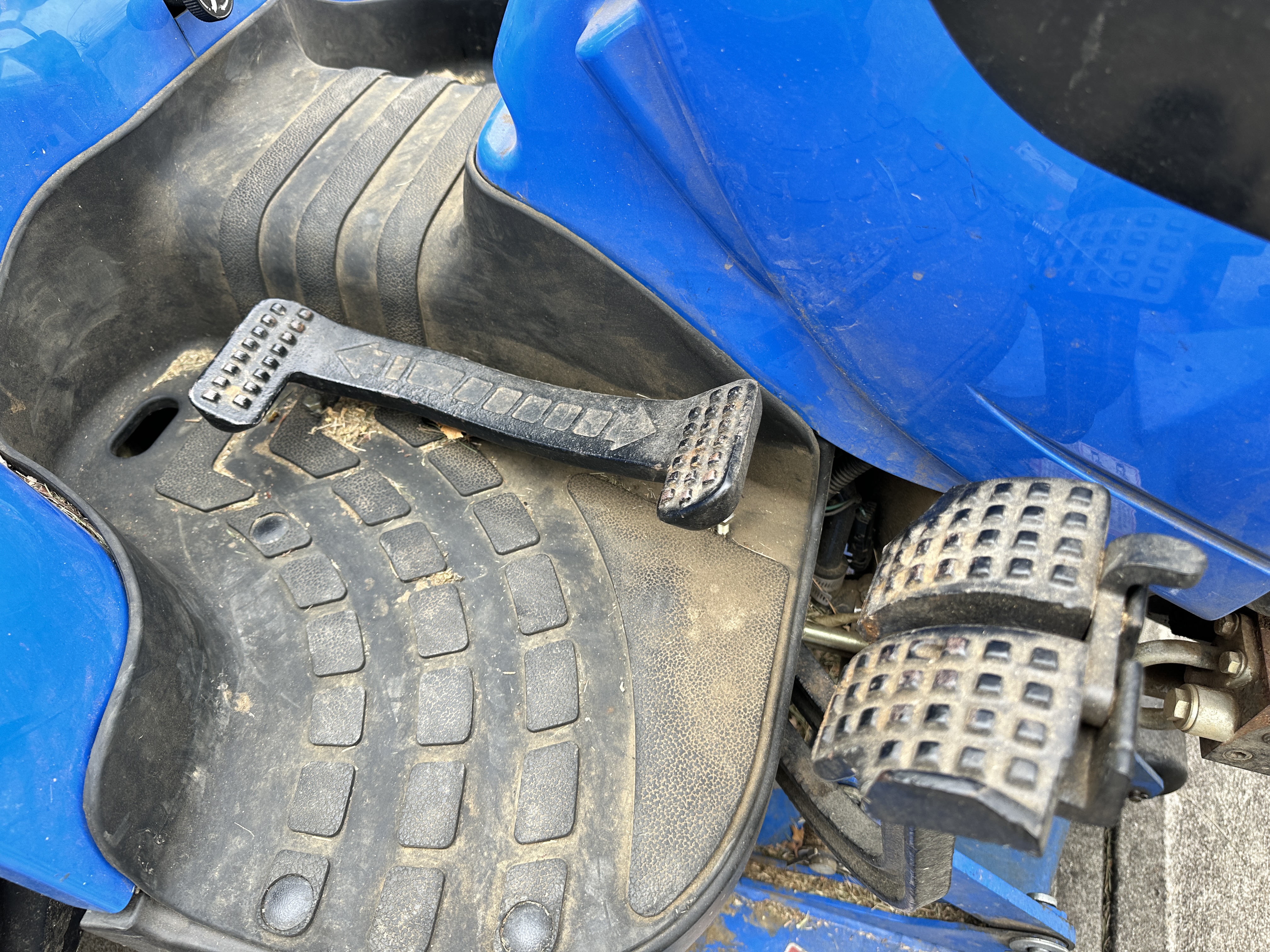 New Holland TC33DA, HST 4 x 4 Compact Diesel Tractor with Accessories