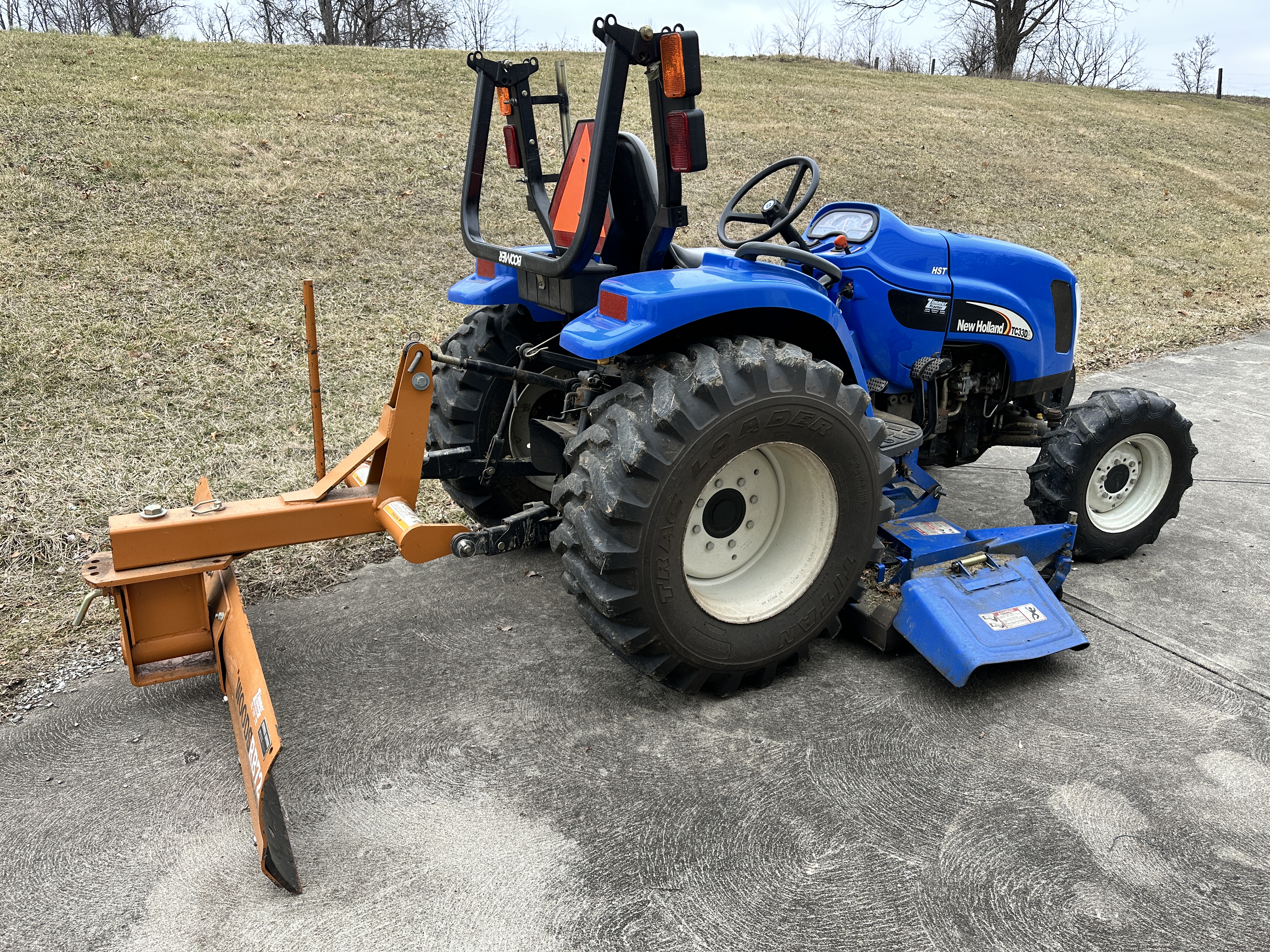 New Holland TC33DA, HST 4 x 4 Compact Diesel Tractor with Accessories