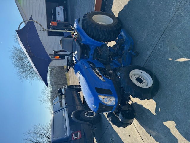 New Holland TC33DA, HST 4 x 4 Compact Diesel Tractor with Accessories