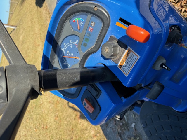 New Holland TC33DA, HST 4 x 4 Compact Diesel Tractor with Accessories