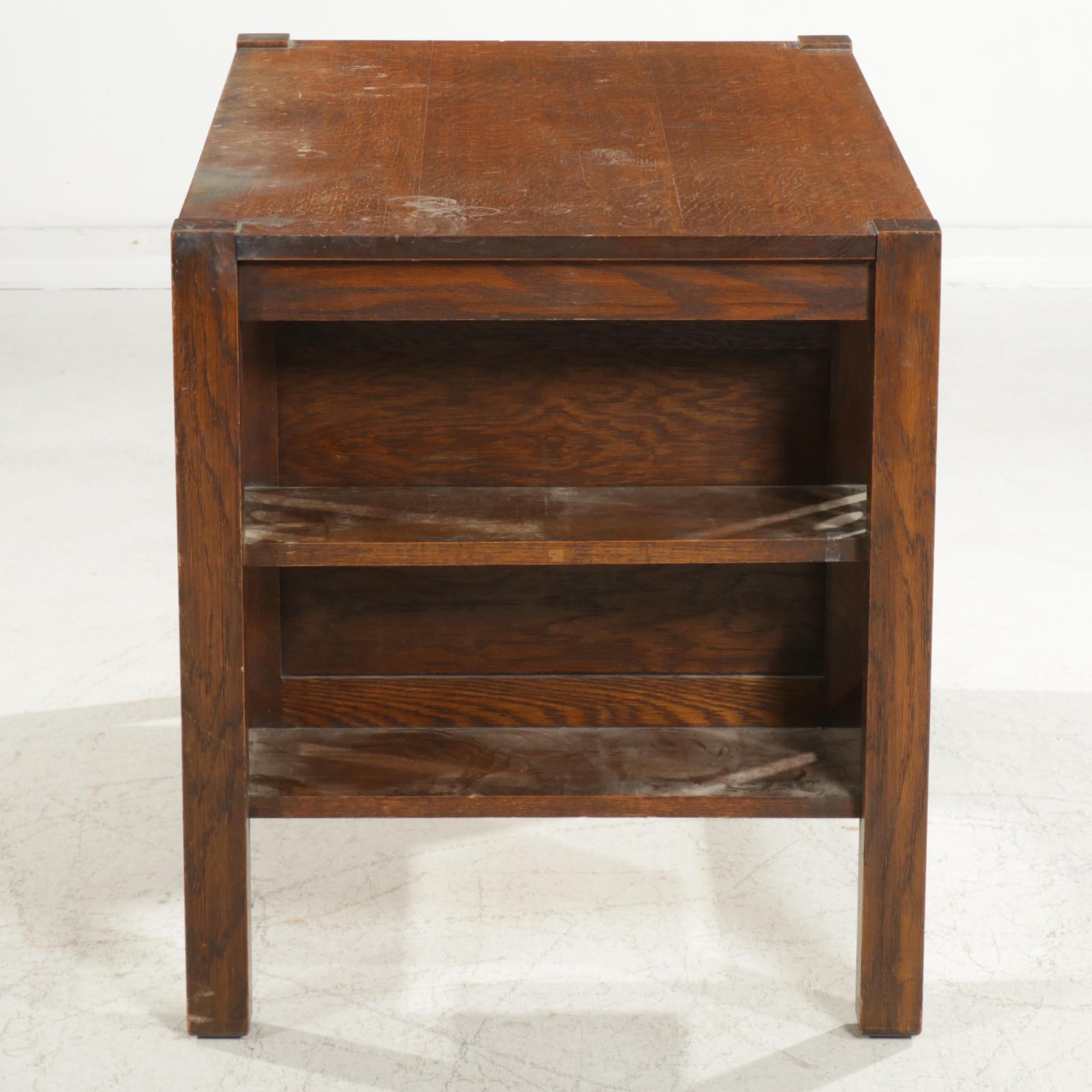 Davis-Birely Table Co. Arts & Crafts Oak Desk with Shelves, Early 20th Century