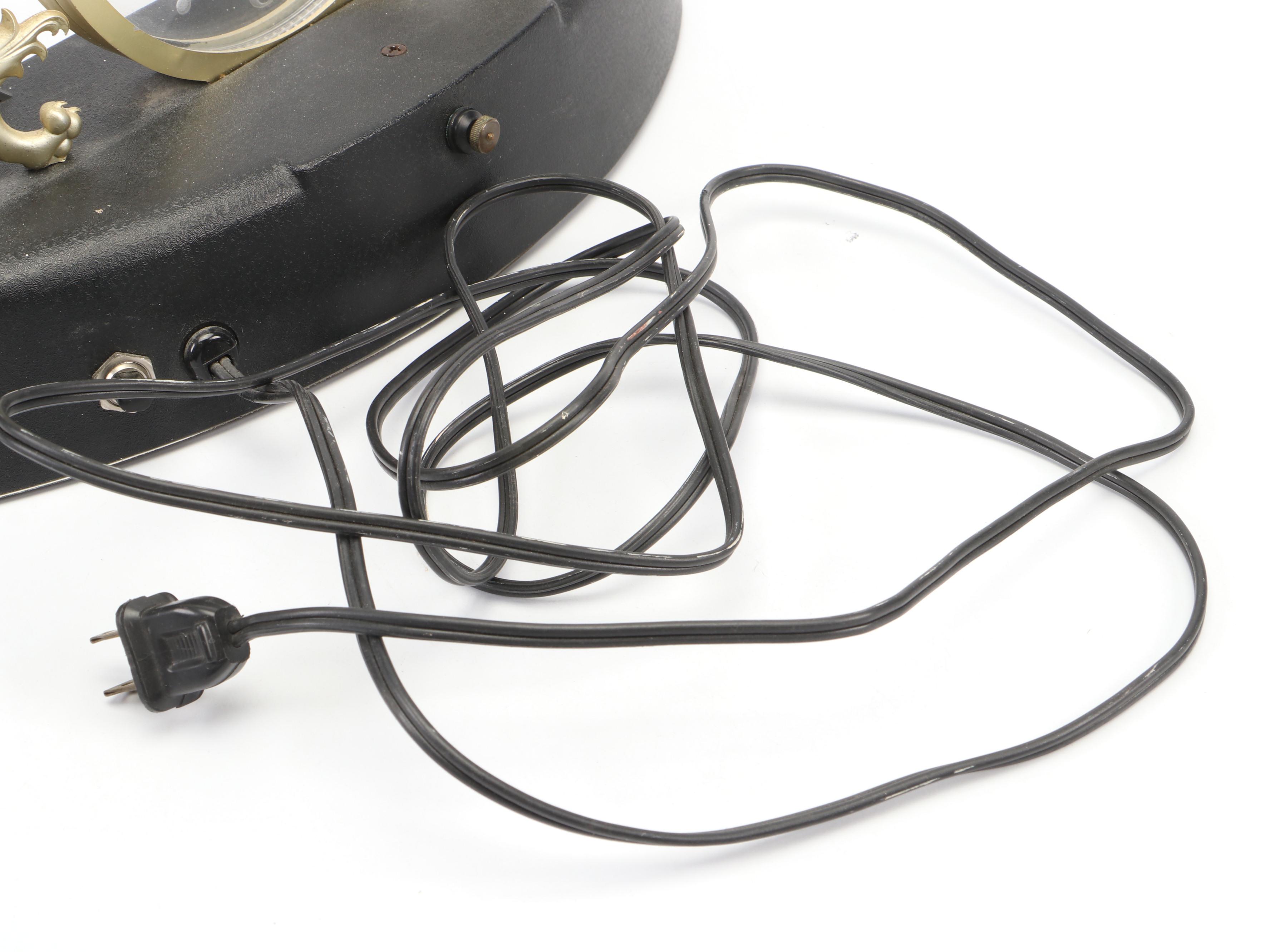 Lakeside Ltd. Löwenbräu Special Beer Electric Clock, 1983