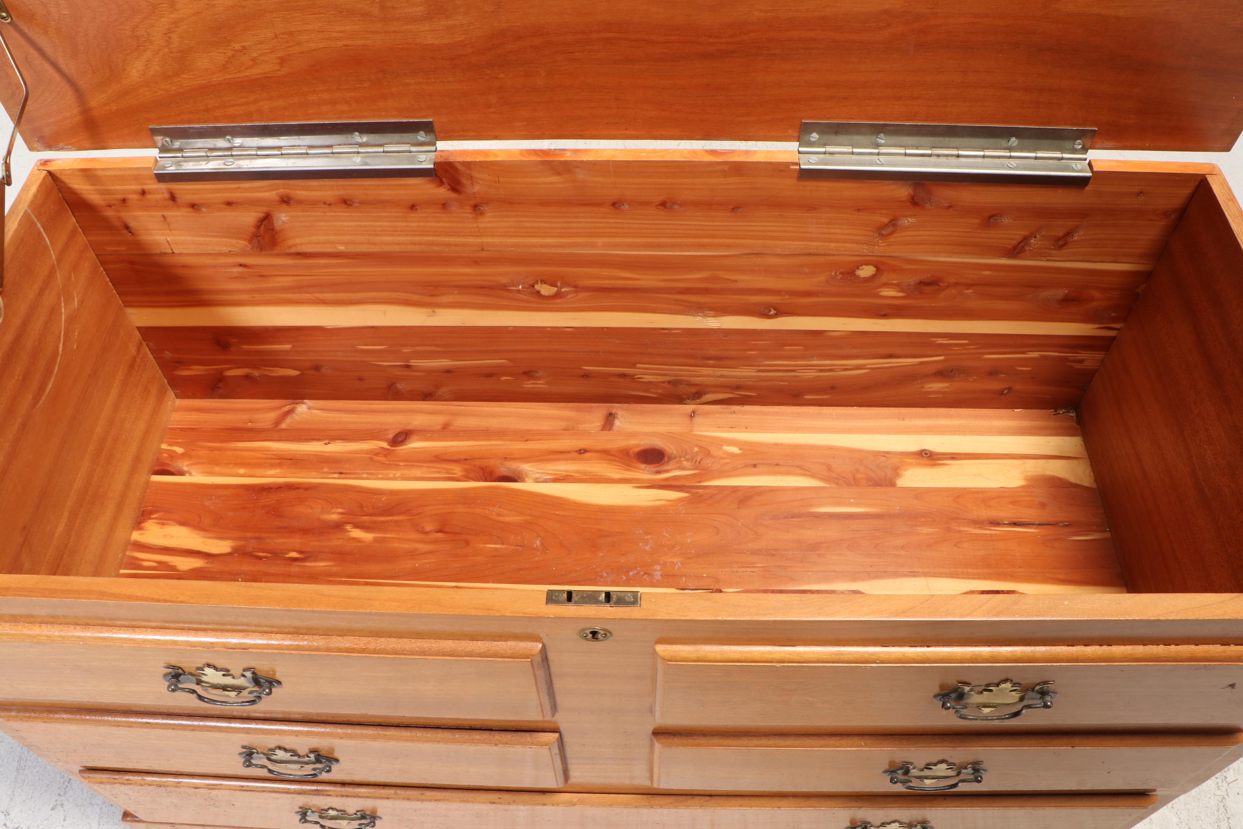 Chippendale Style Mahogany and Cedar Mule Chest, Mid-20th Century