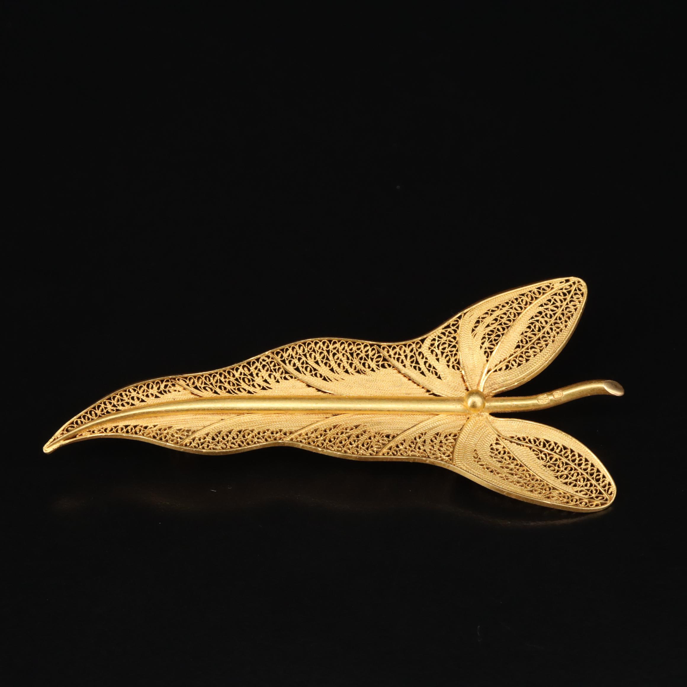 Portuguese 19K Filigree Arrow Leaf Brooch