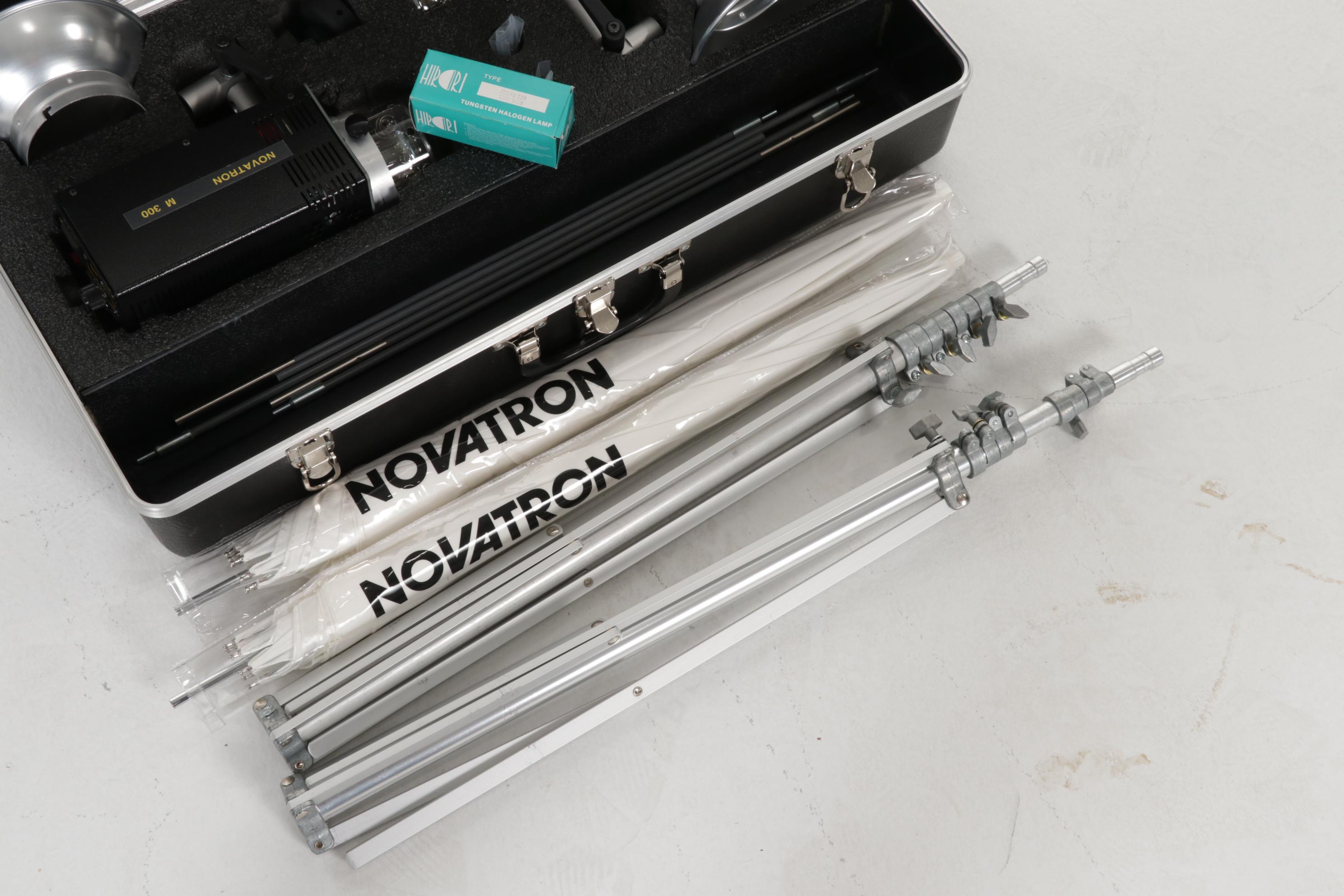 Novatron M300 Monolight Photography Lighting Kit in Hard-Shell Case