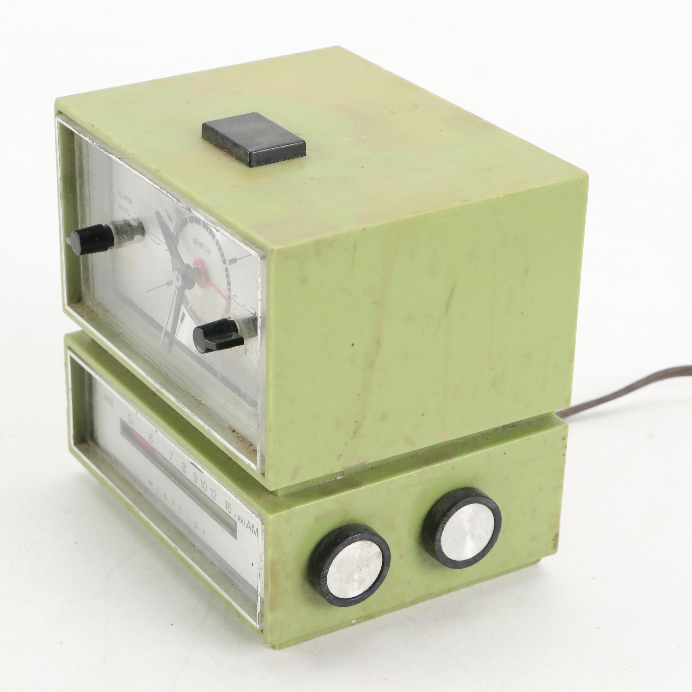 Novelty Kit Cat Clock and Amico Cookie Radio with Westclox Clock Radio