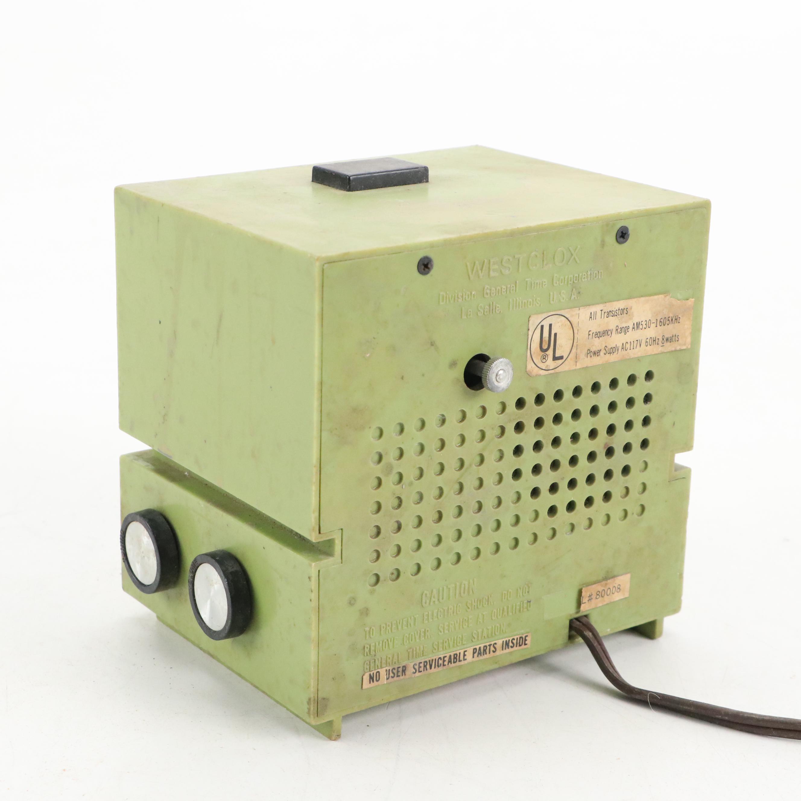 Novelty Kit Cat Clock and Amico Cookie Radio with Westclox Clock Radio