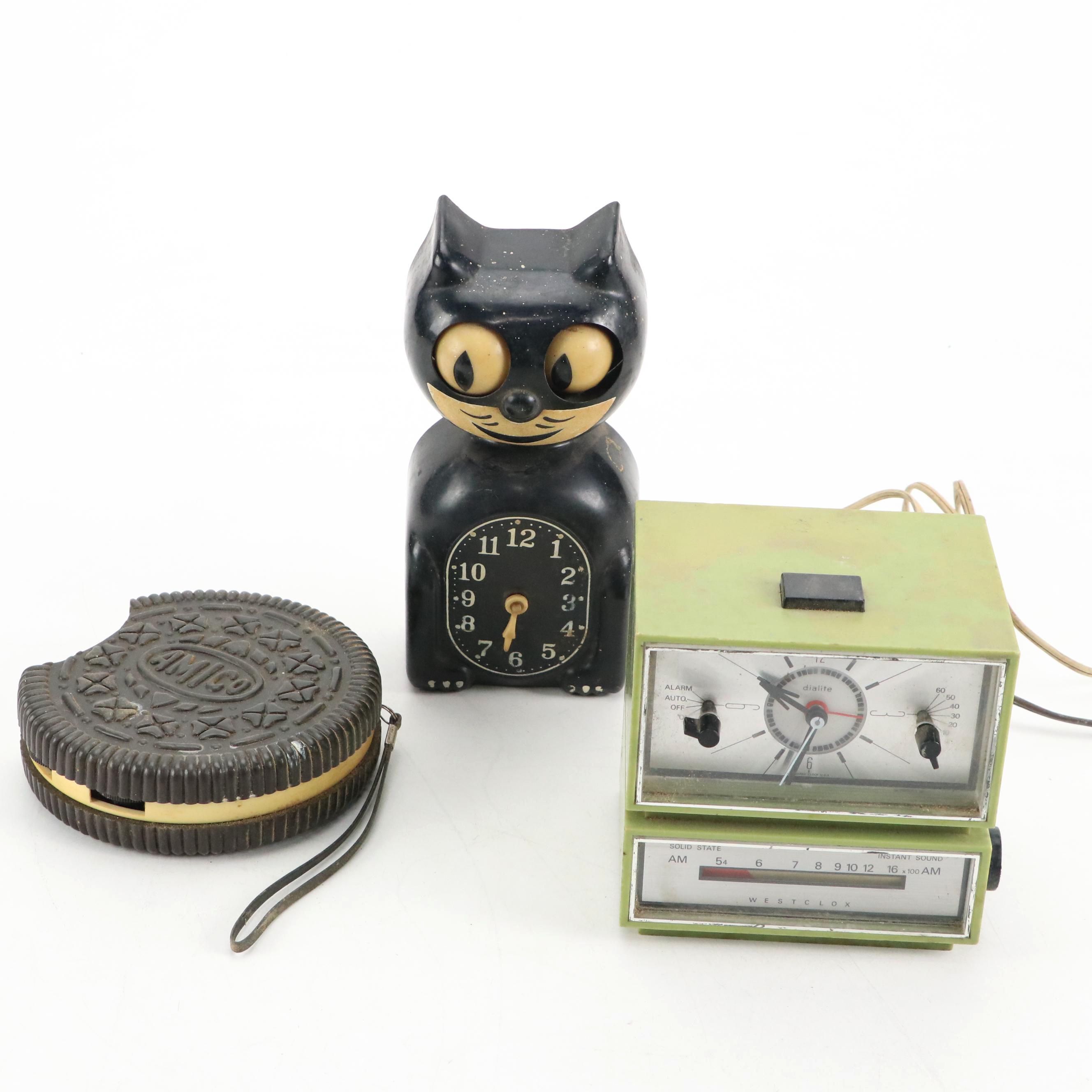 Novelty Kit Cat Clock and Amico Cookie Radio with Westclox Clock Radio