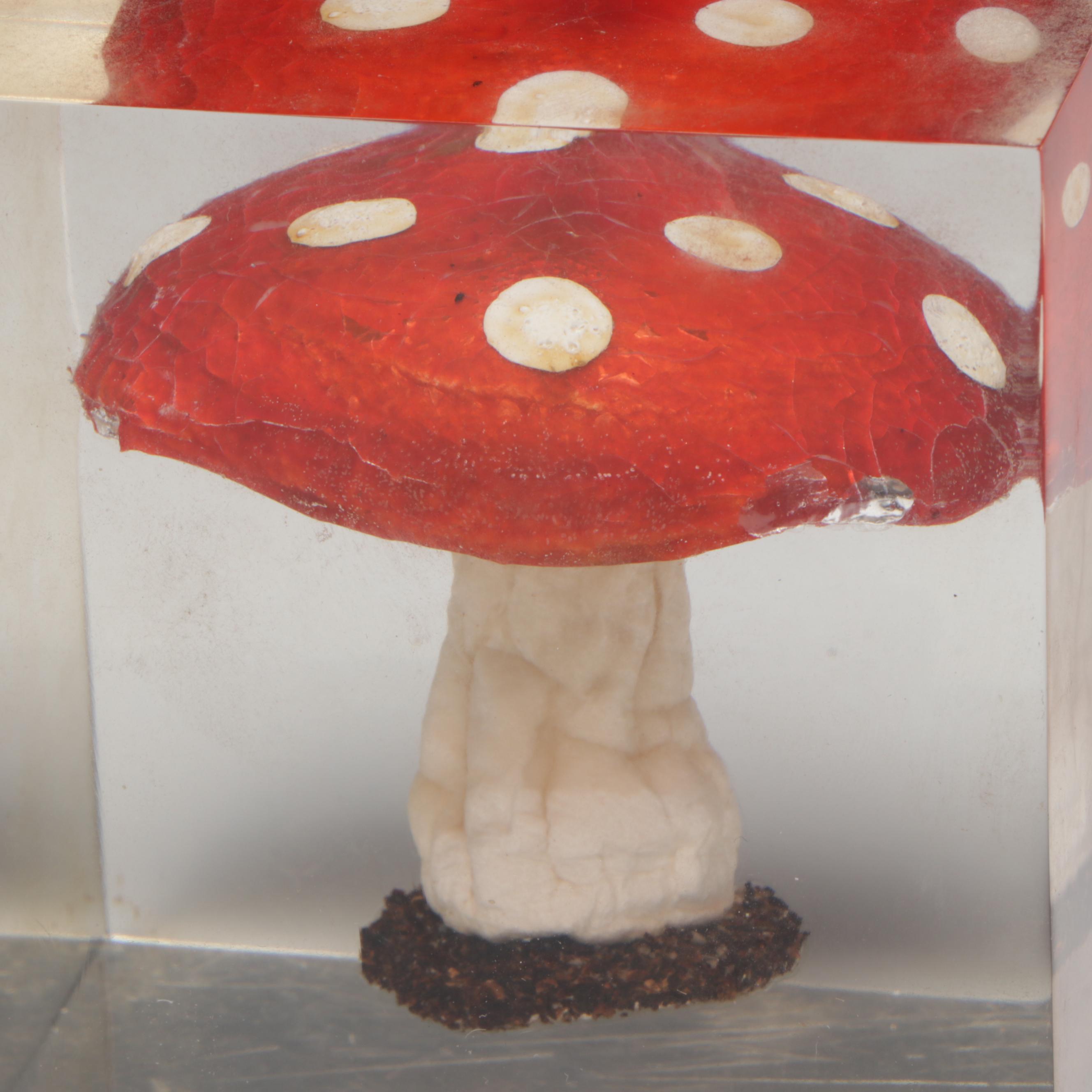 Disney Donald Duck Figural Ceramic Planters with Acrylic Toadstool Paperweight