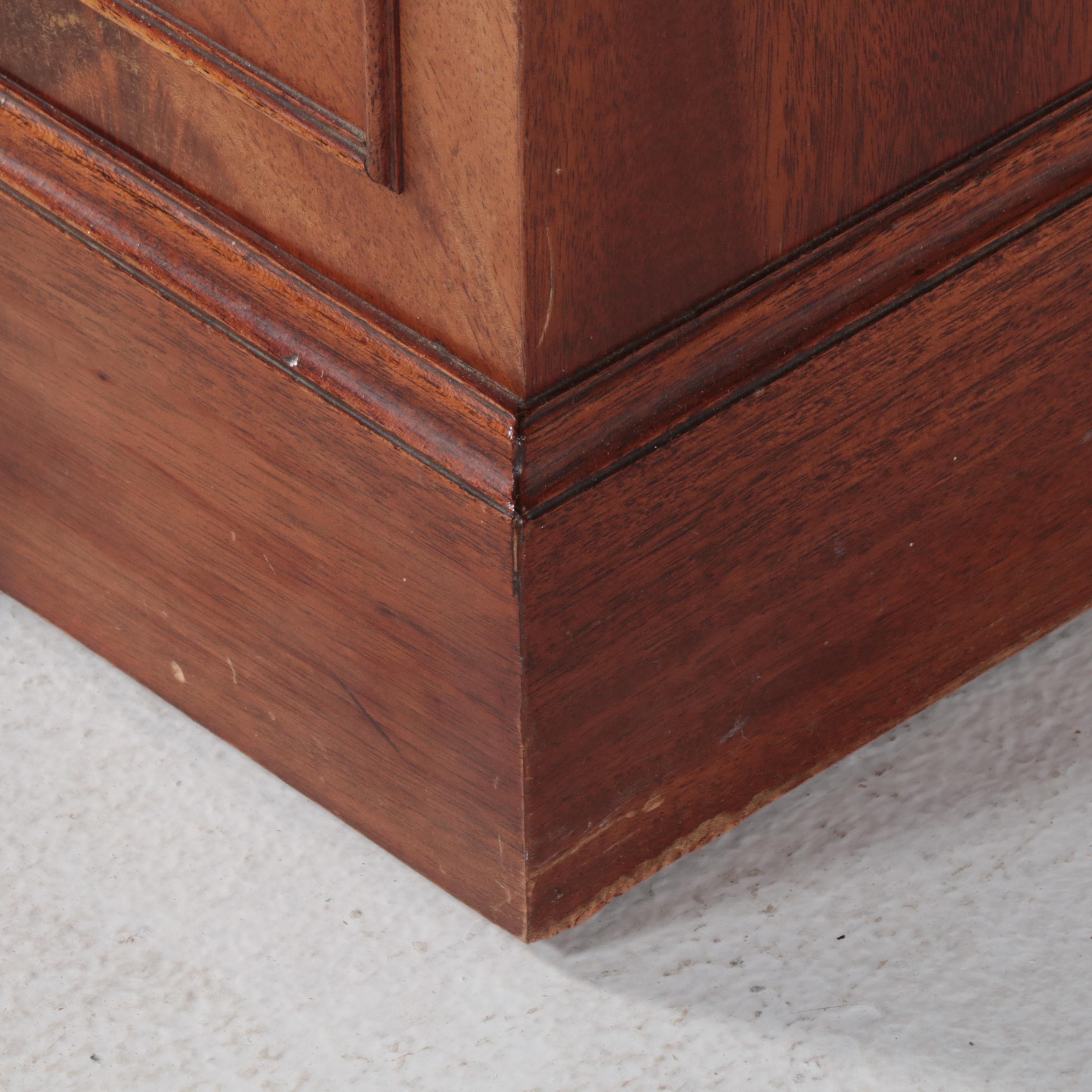 Philco "Model 48-1274" Federal Style Mahogany Stereo with Phonograph, circa 1948