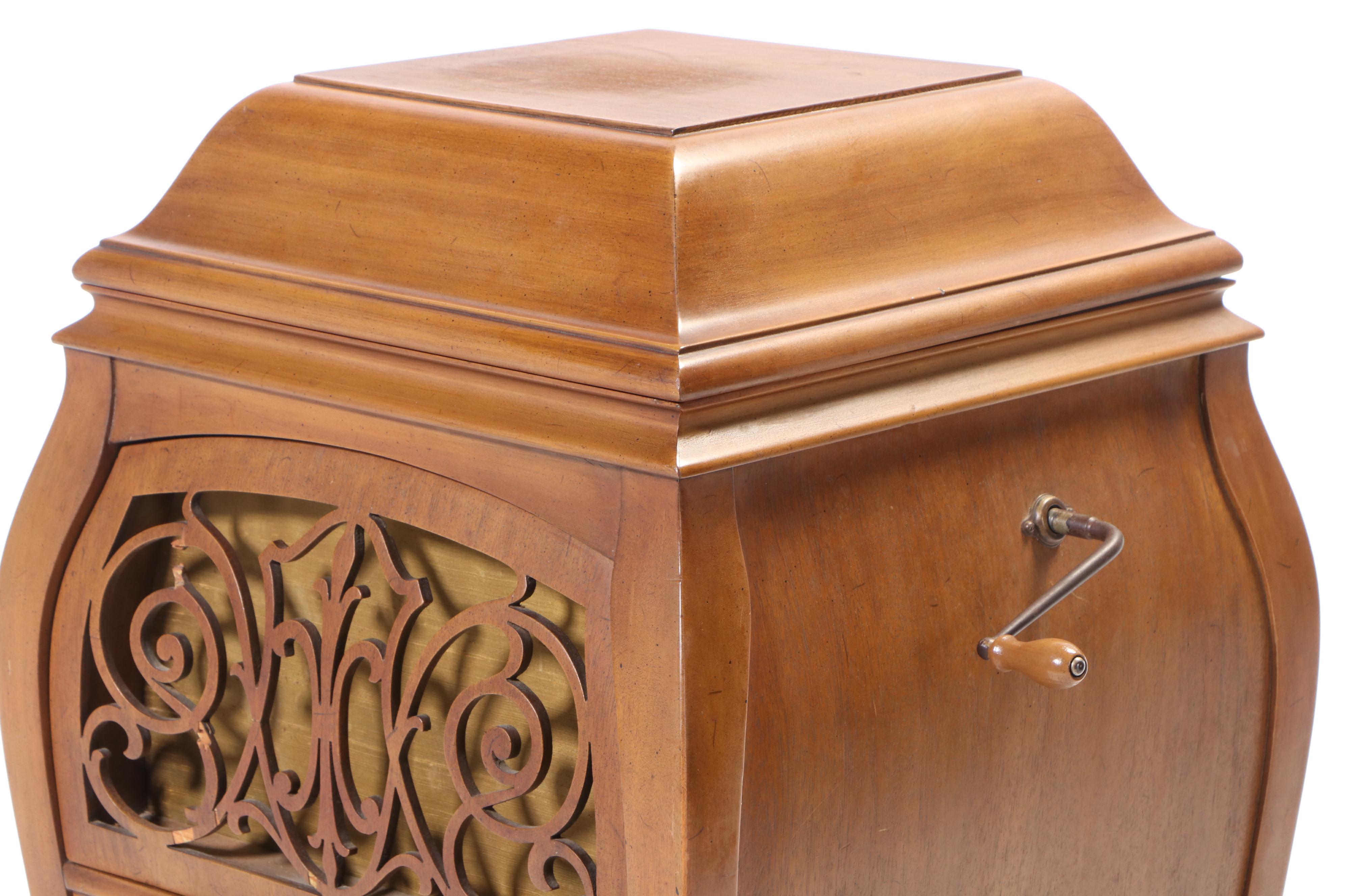 Sonora Mahogany Phonograph, Early 20th Century