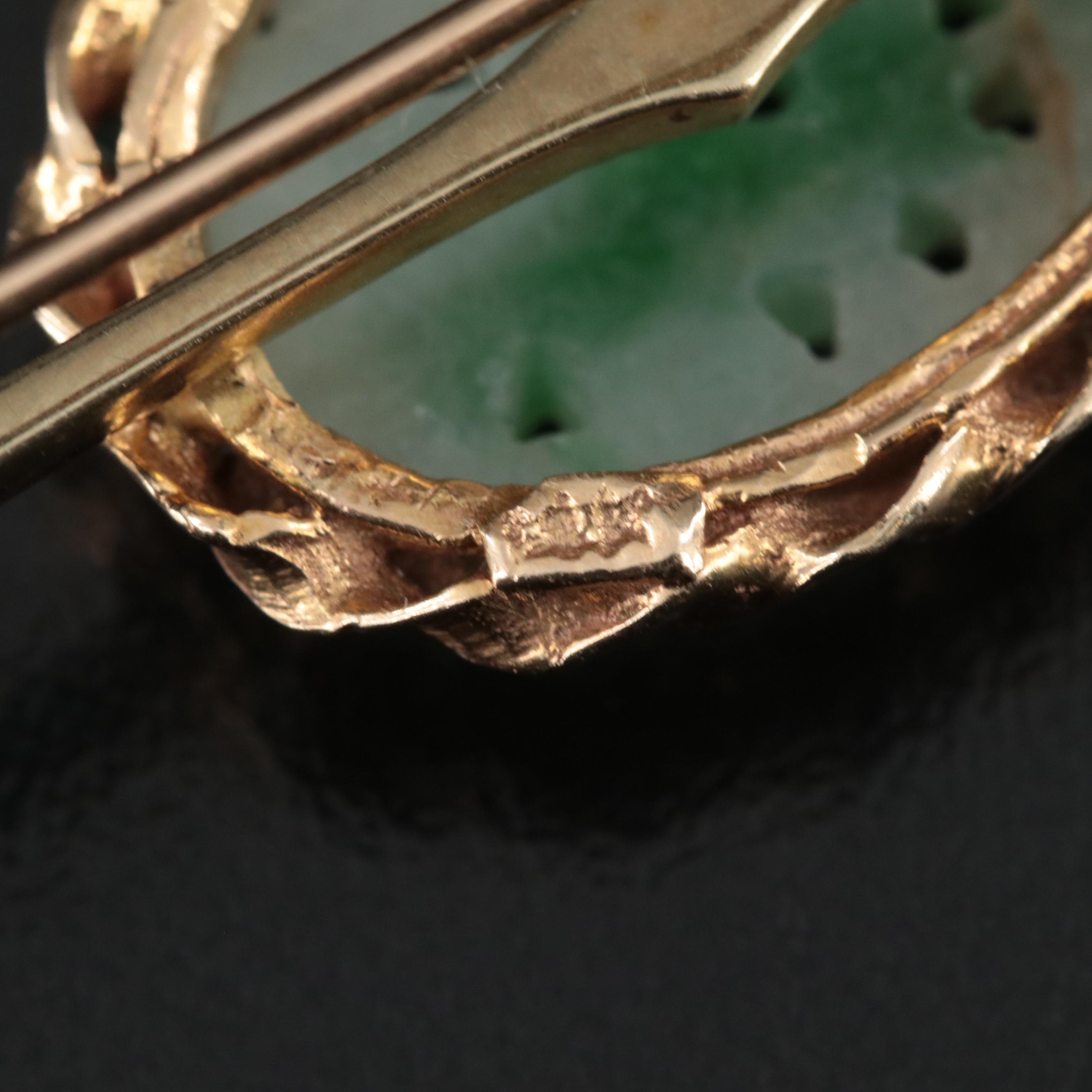 14K Carved Jadeite Floral Bar Pin