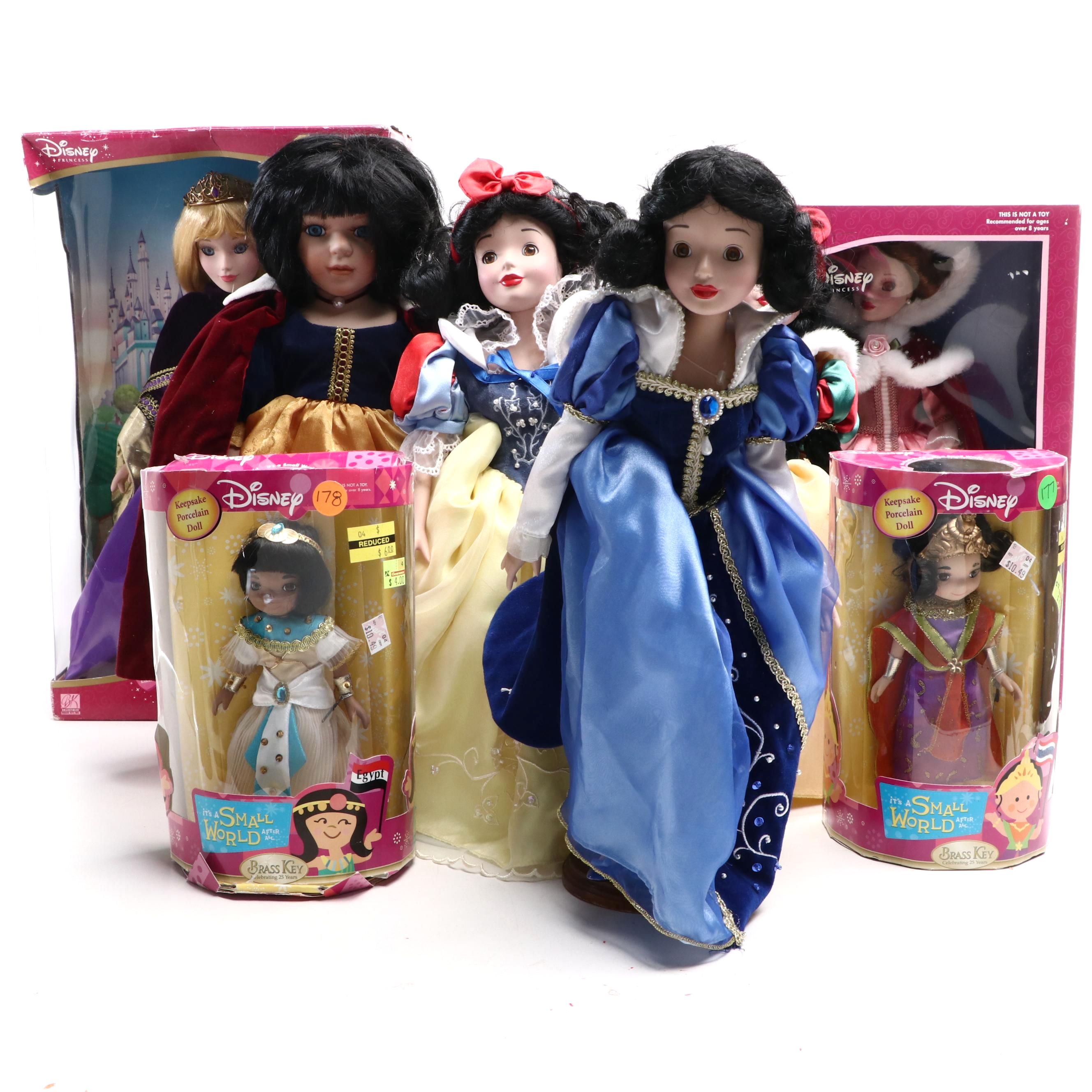 Snow White with Disney Princess and Small World Dolls