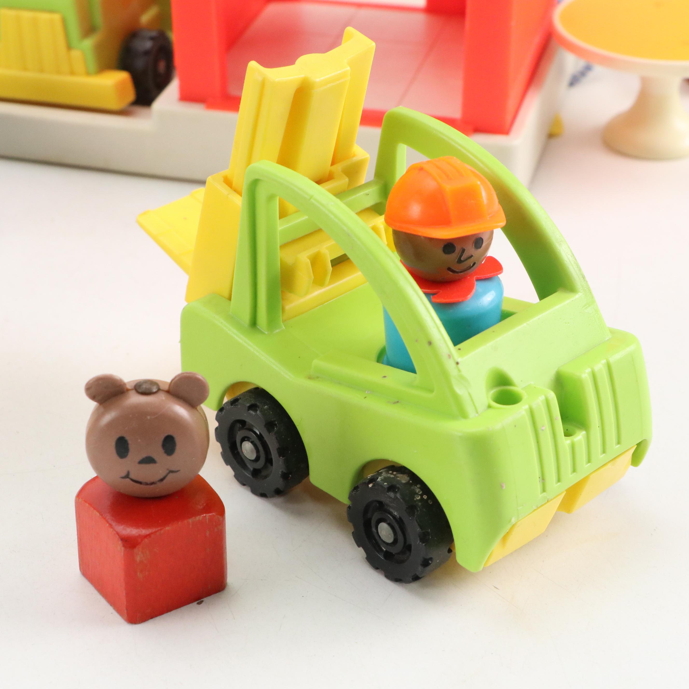 Fisher Price Little People with Weebles and Other Accessories
