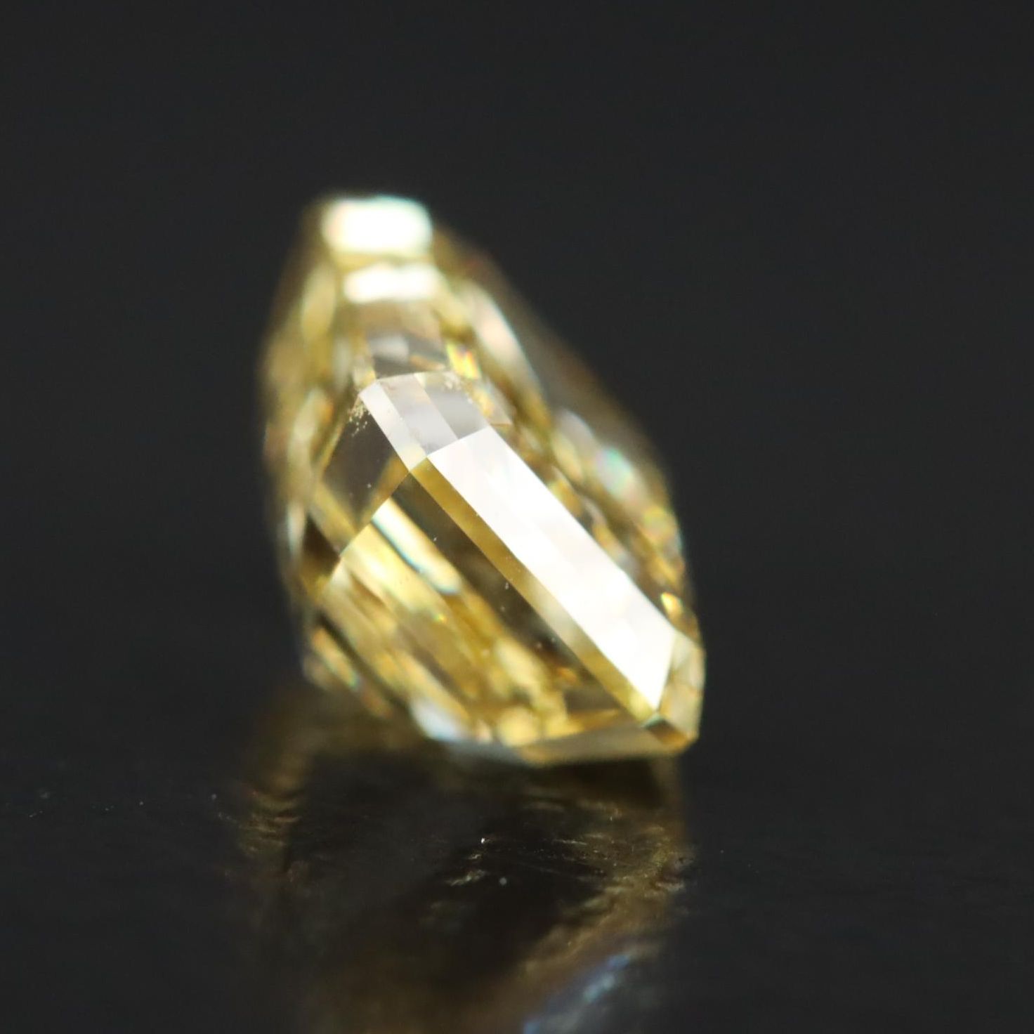 Loose 1.50 CT (Origin Undetermined) Fancy Dark Yellow Diamond