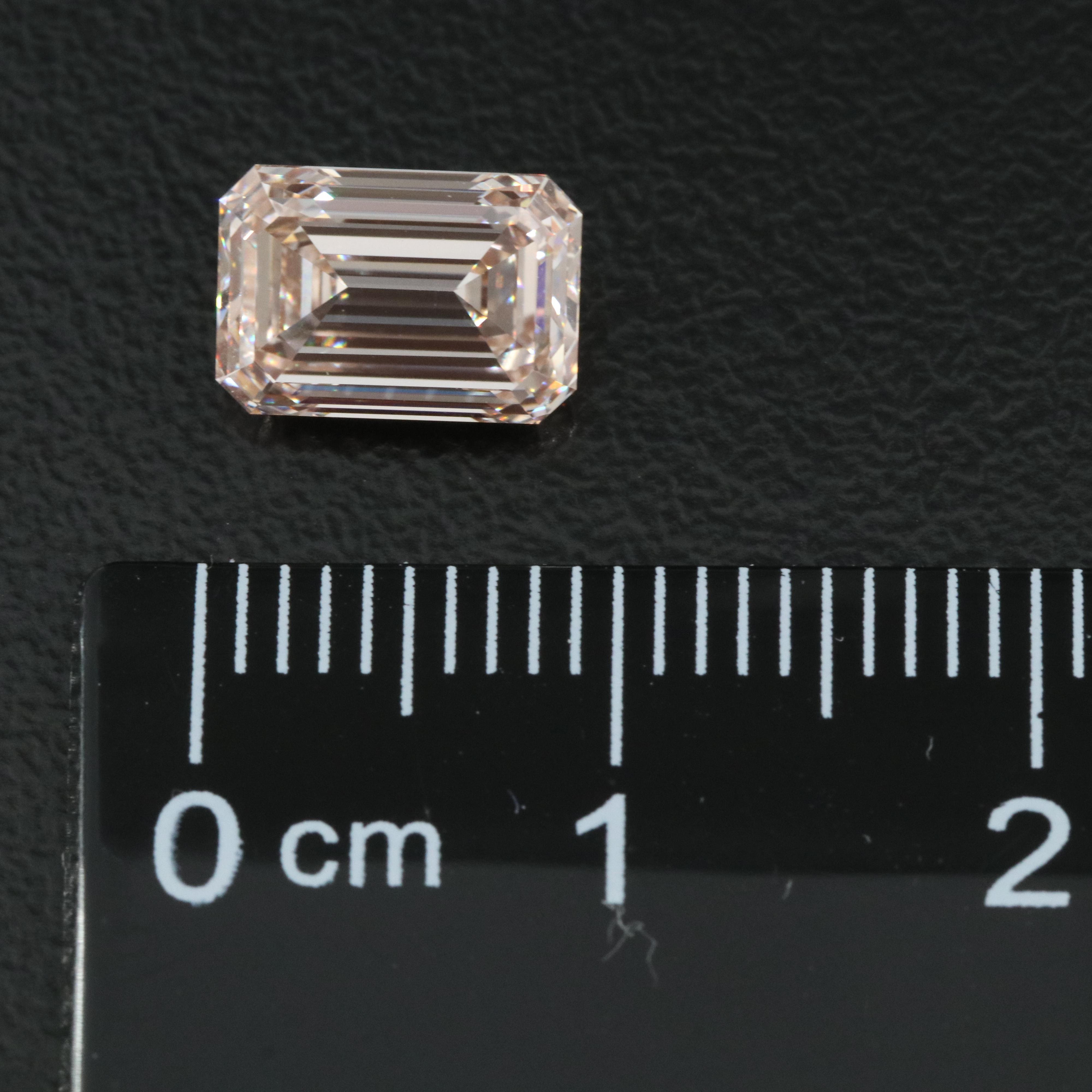 Loose 2.25 CT (Origin Undetermined) Fancy Pinkish Orange Diamond