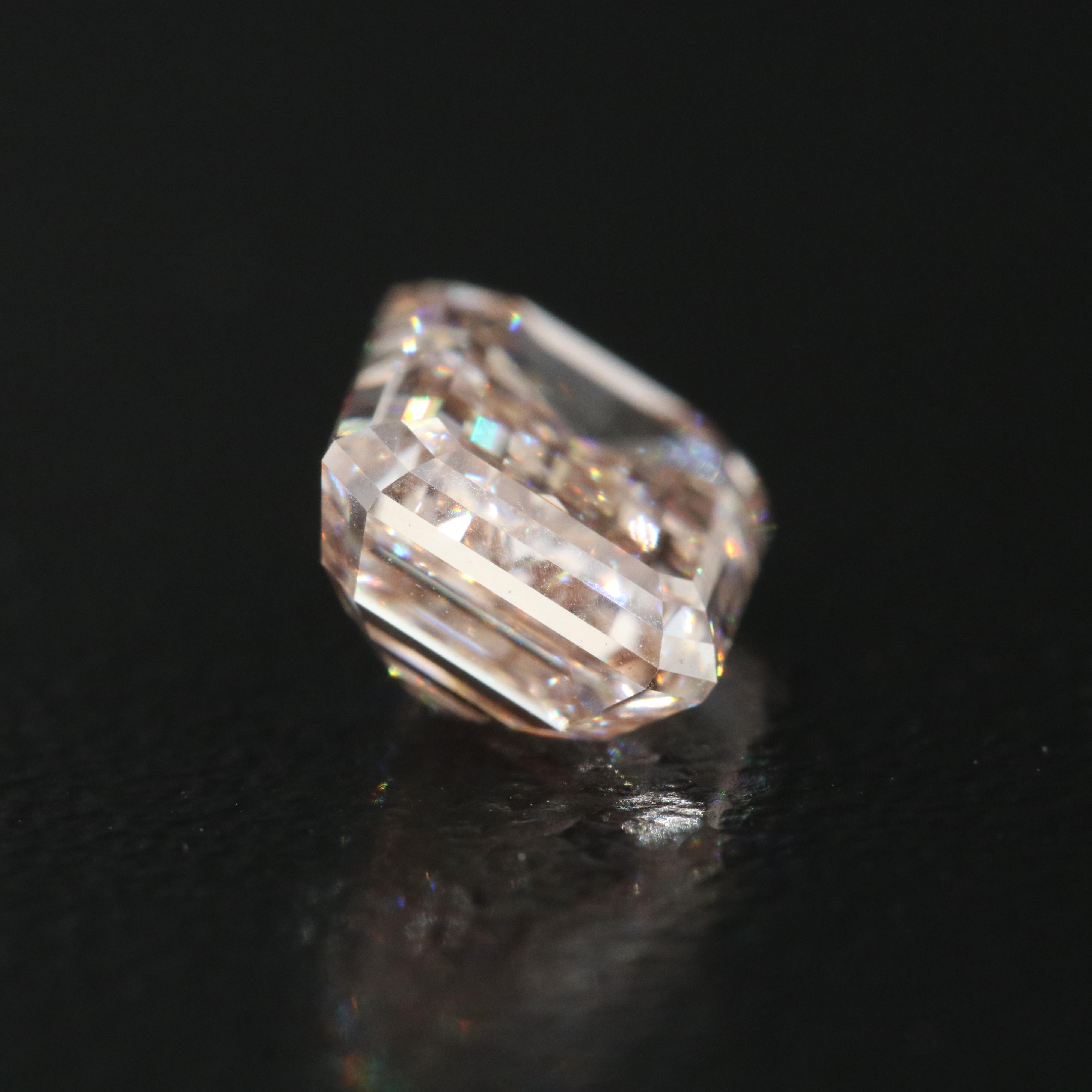 Loose 2.25 CT (Origin Undetermined) Fancy Pinkish Orange Diamond